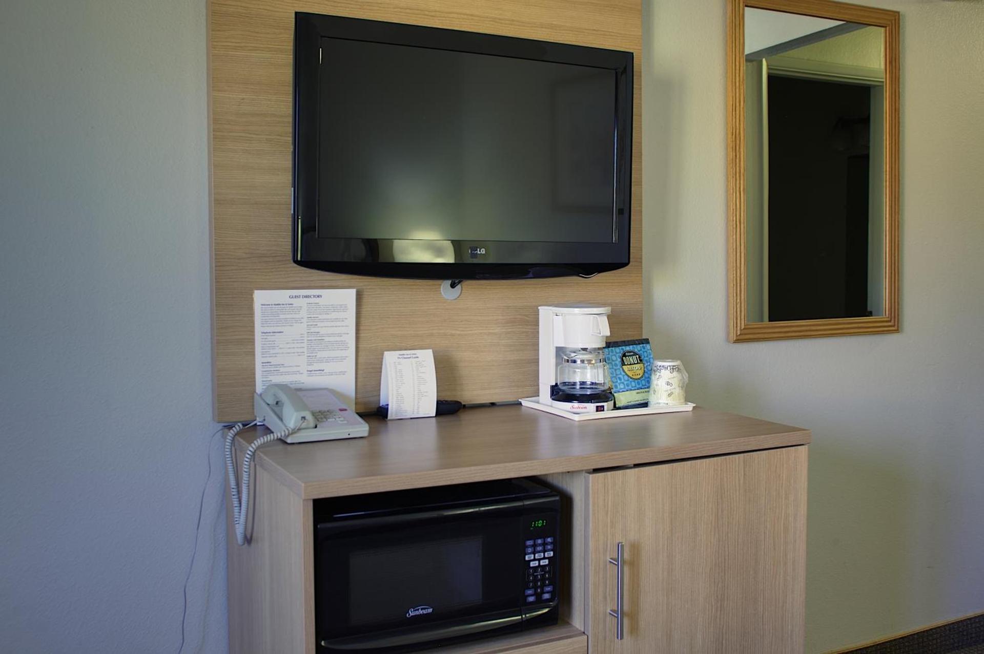 Aladdin Inn and Suites photo 15