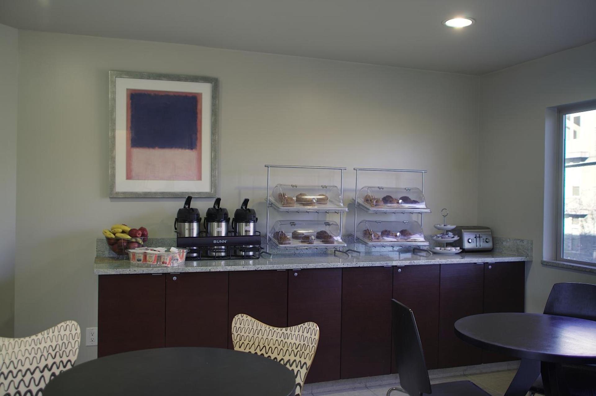 Aladdin Inn and Suites photo 8