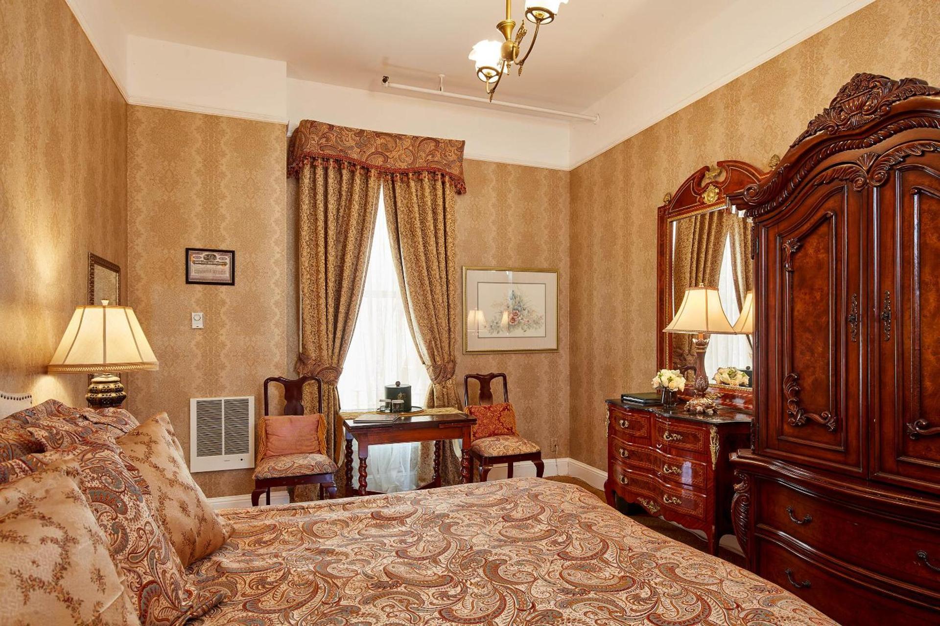 Queen Anne photo 91