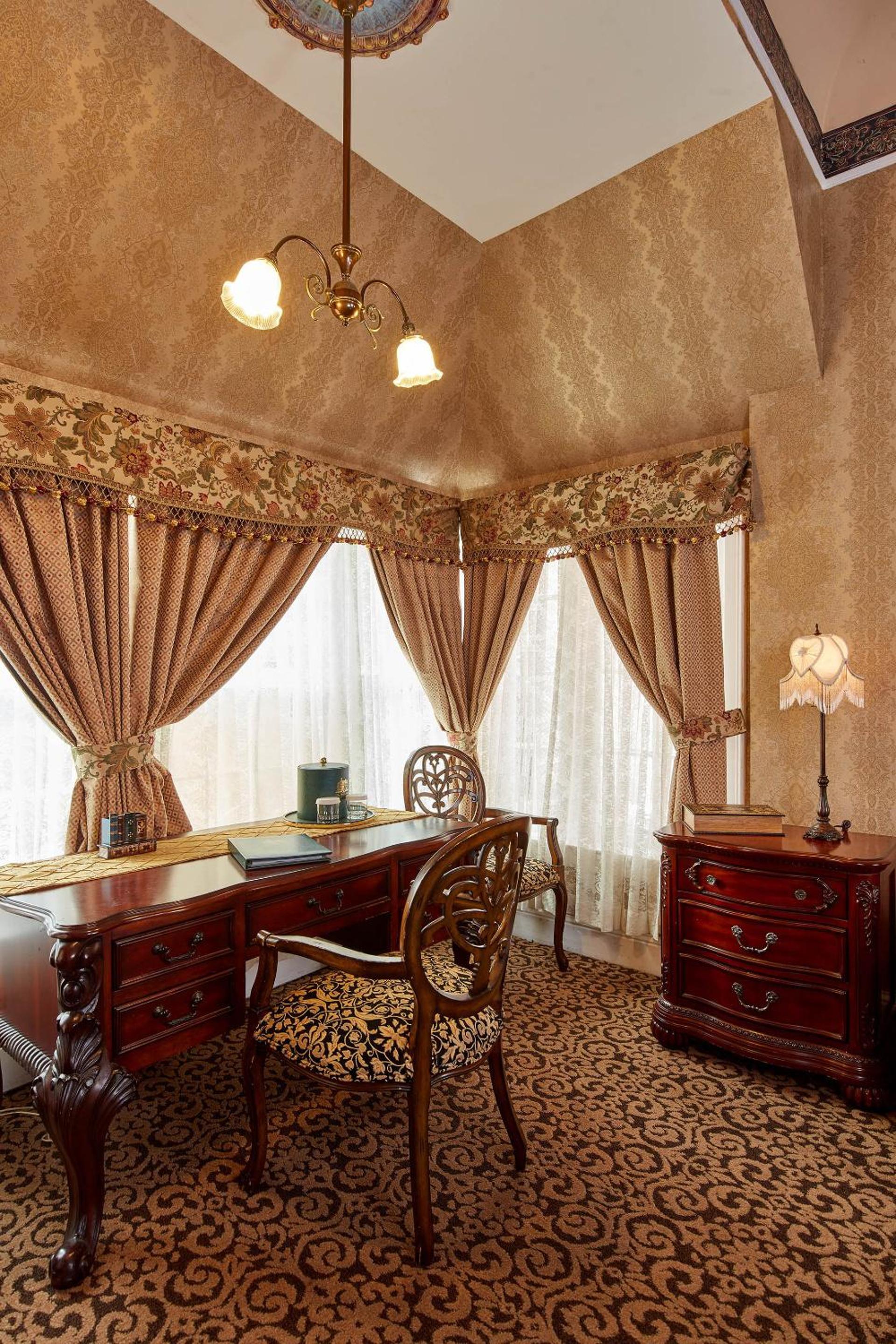 Queen Anne photo 47