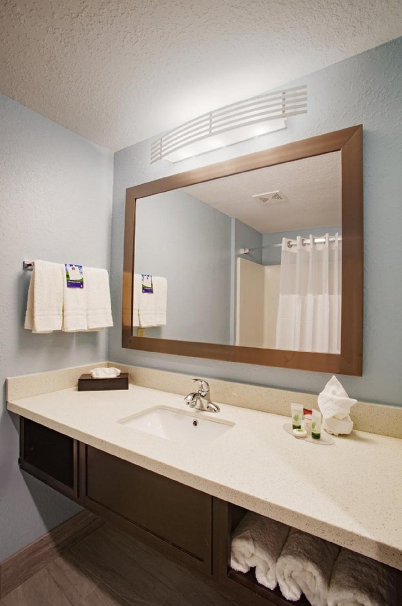 Iris Garden Inn photo 12