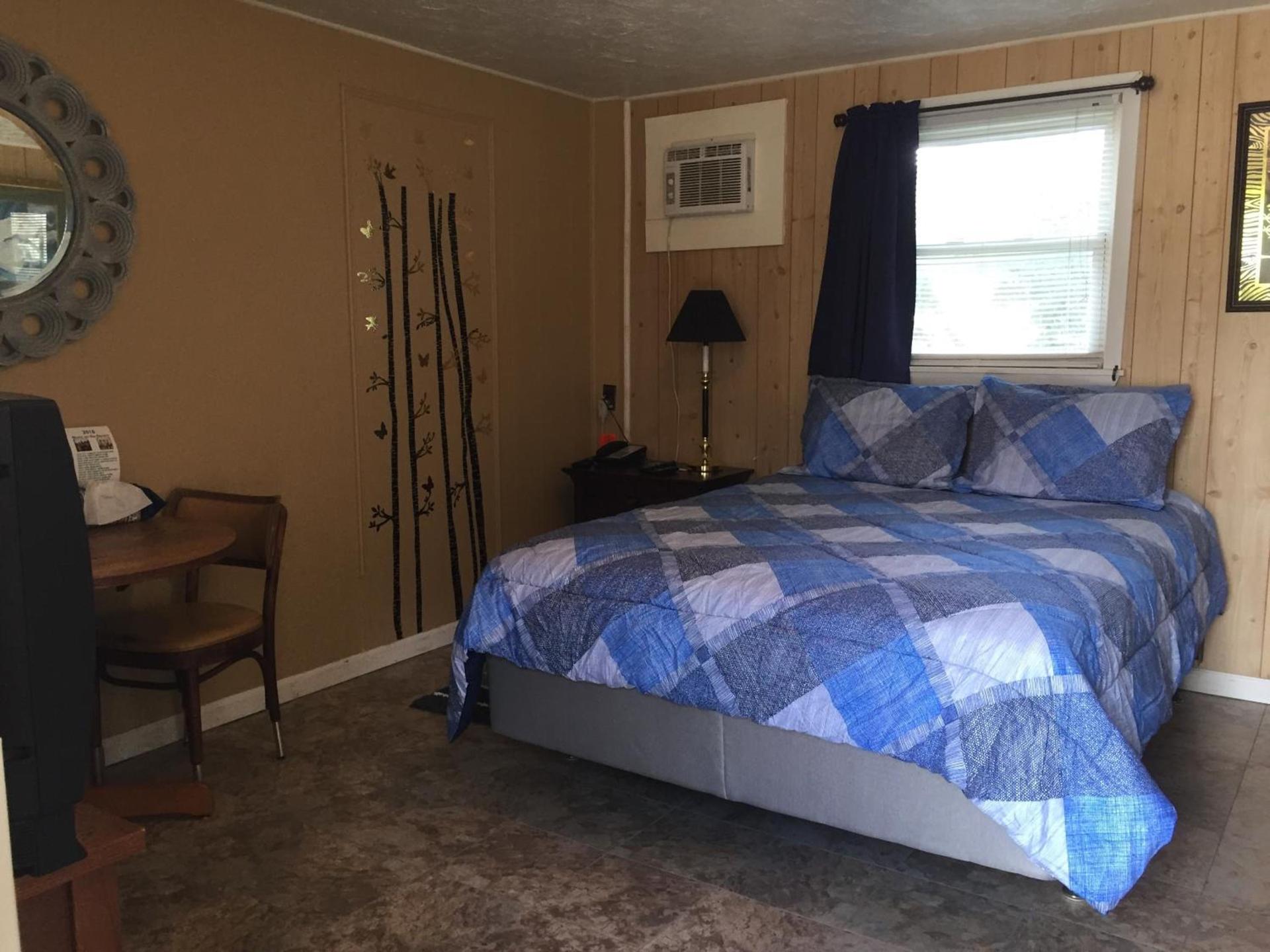 Phillips Historic Motel & Cottages photo 32