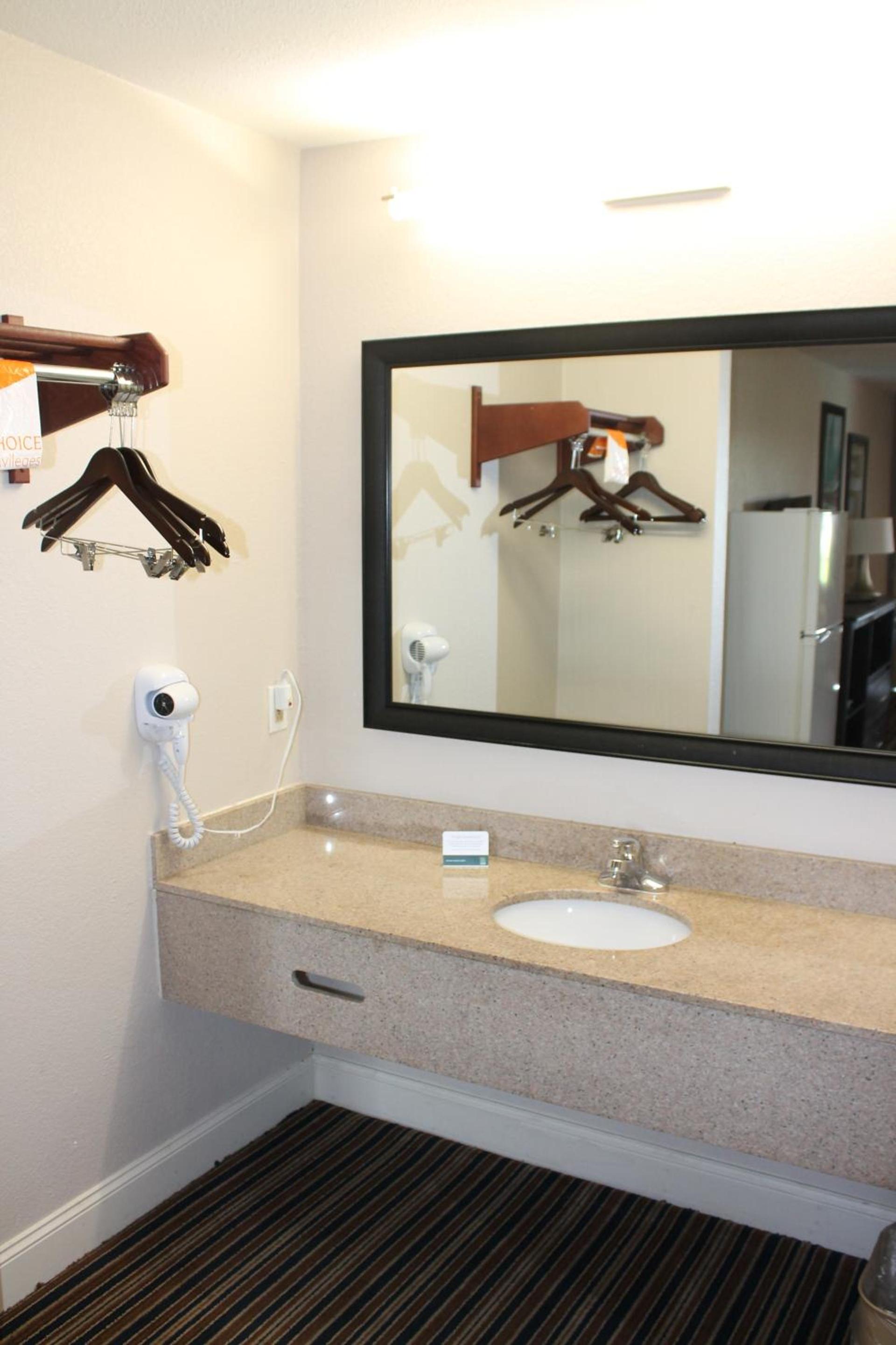 Quality Inn & Suites Port Arthur - Nederland photo 29
