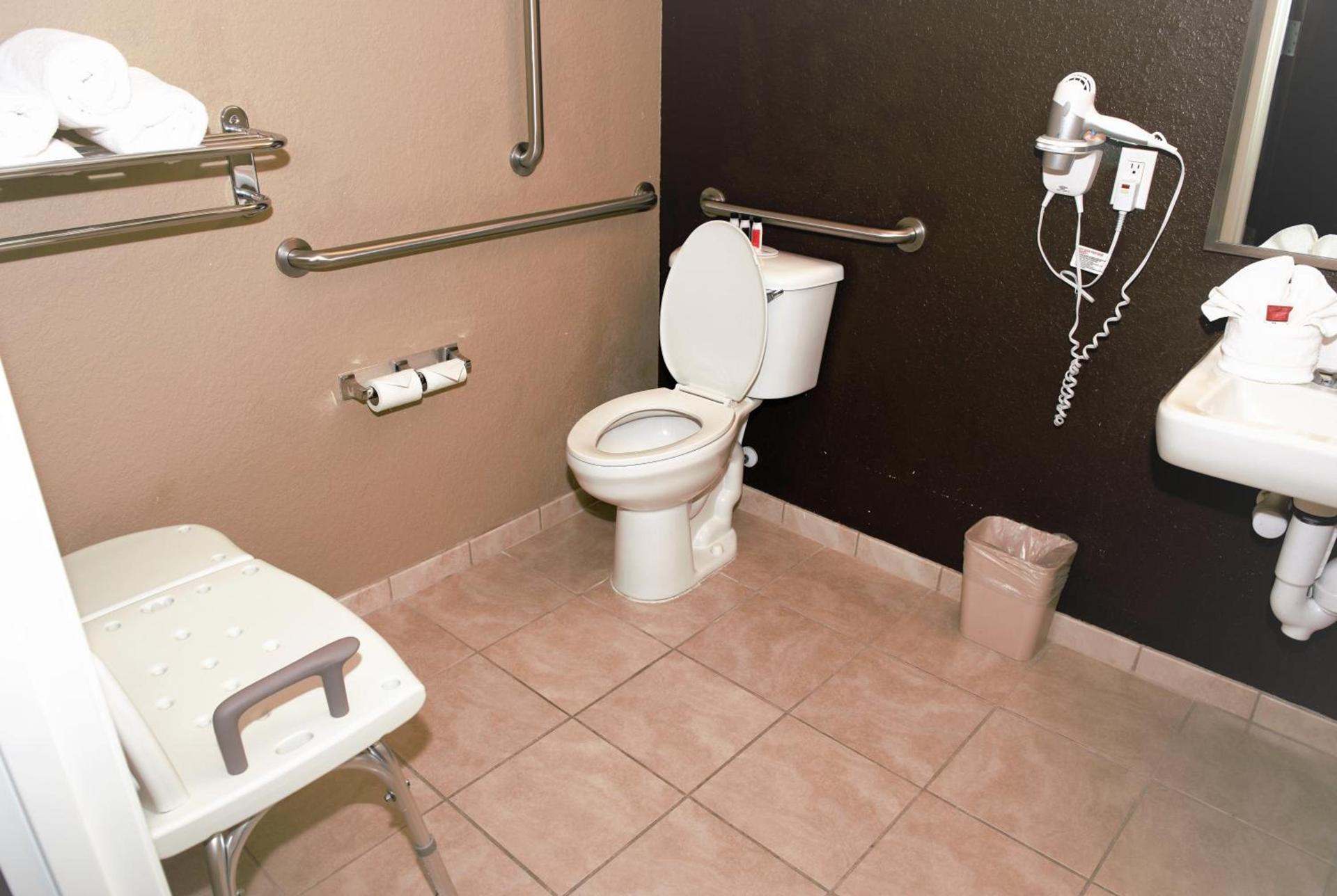 Microtel Inn & Suites by Wyndham Jacksonville Airport photo 36