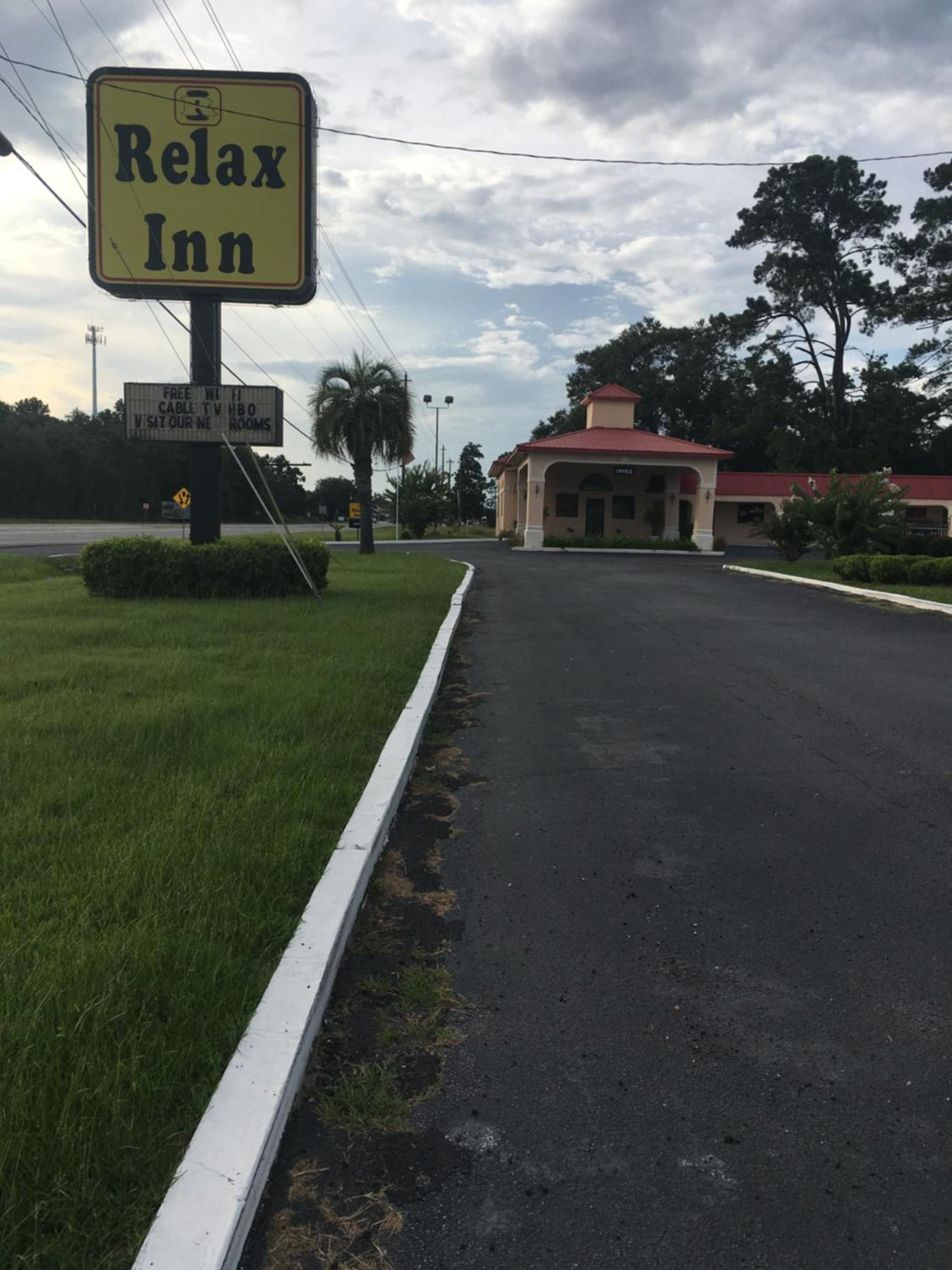 Relax Inn photo 1