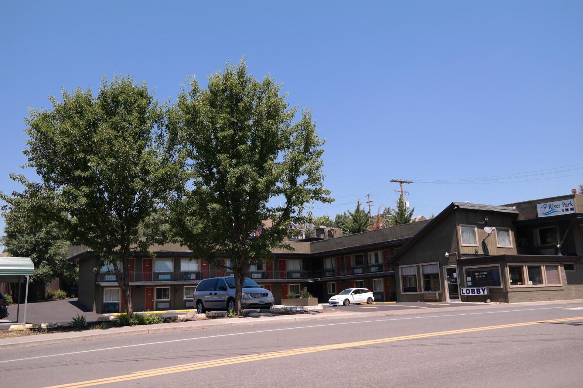 River Park Inn photo 2