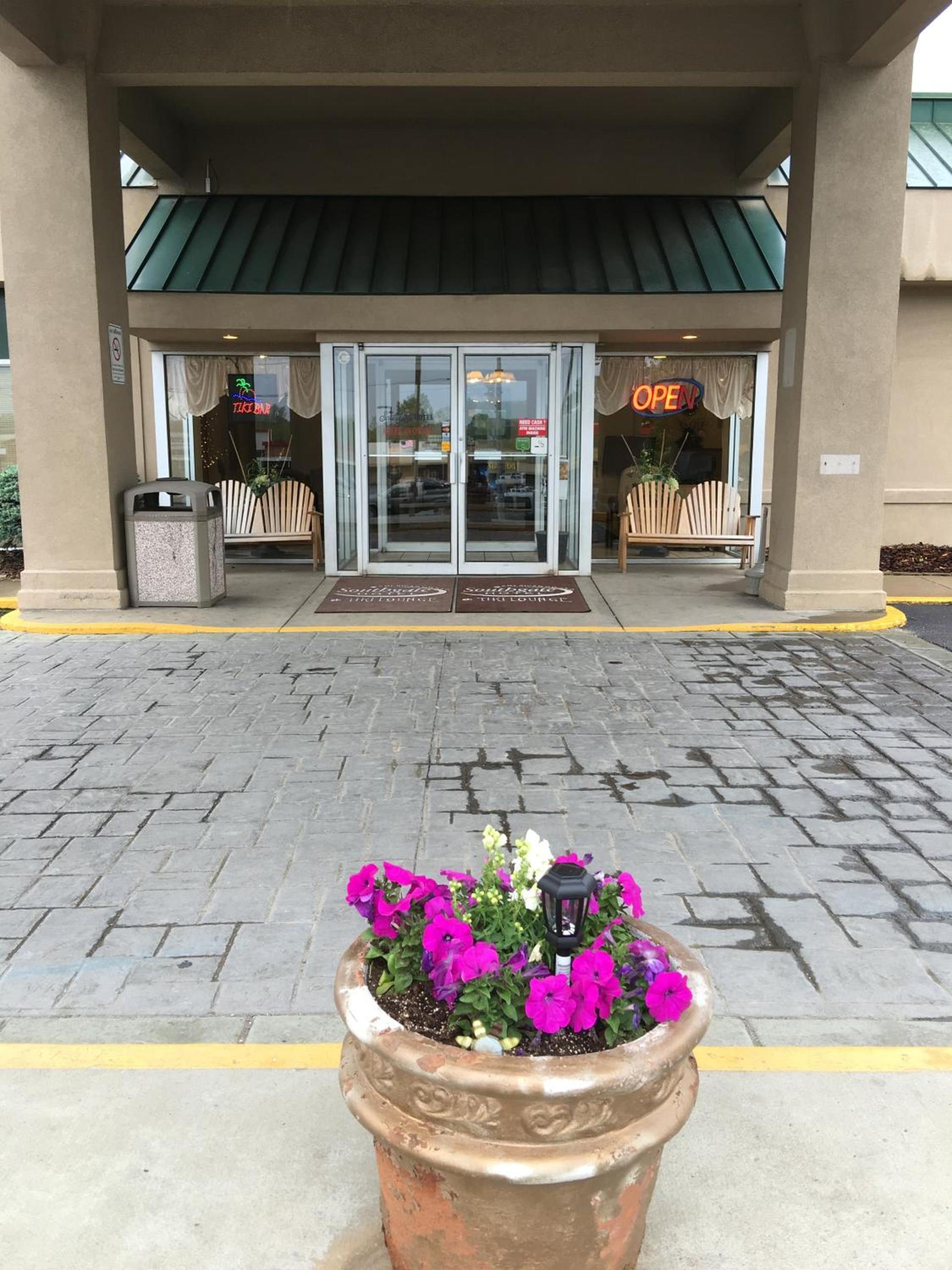 Red Roof Inn Cambridge, OH photo 16