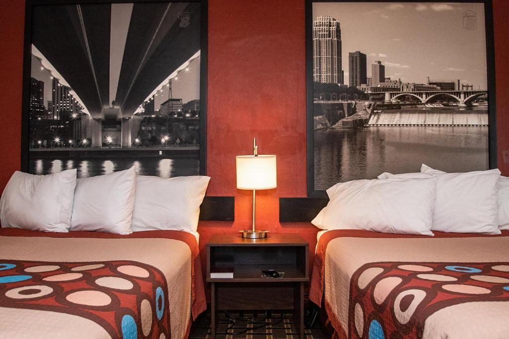 Super 8 by Wyndham Brooklyn Center/MPLS photo 36
