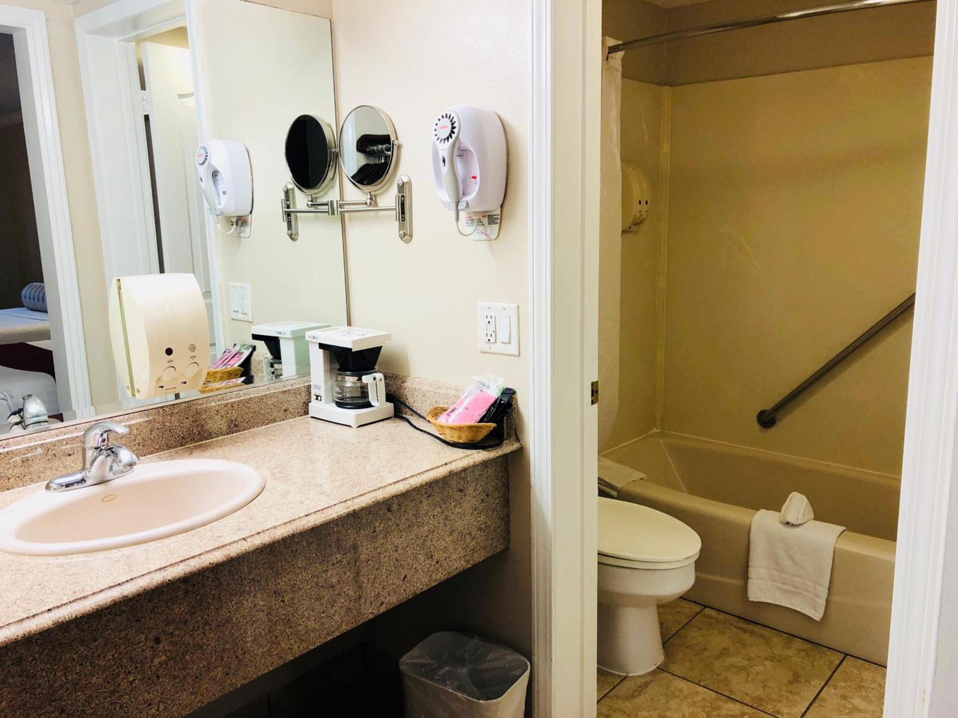Dynasty Suites Hotel photo 11