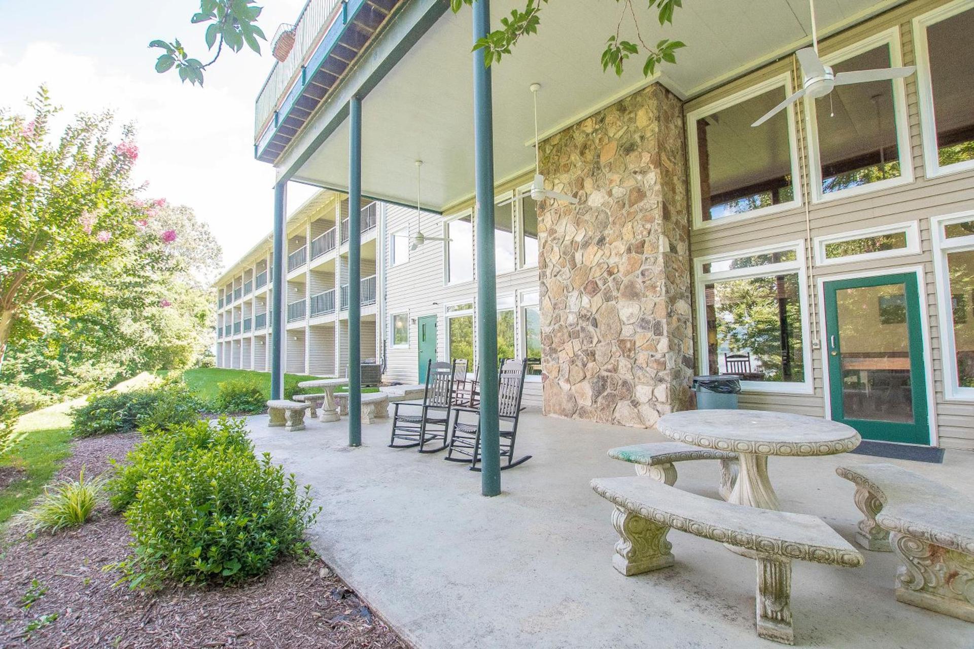 Lake Chatuge Lodge photo 12