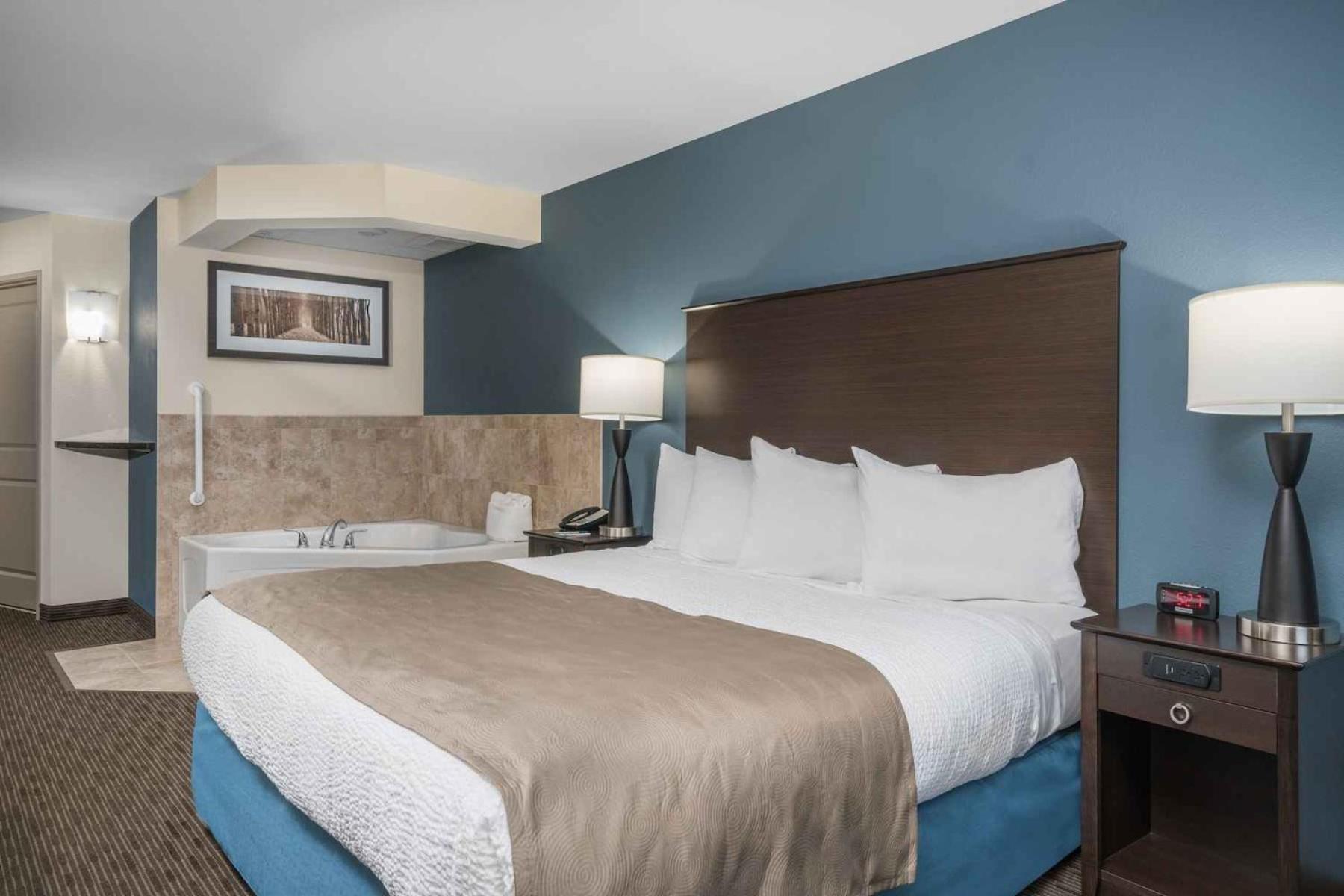 AmericInn by Wyndham Windom photo 8