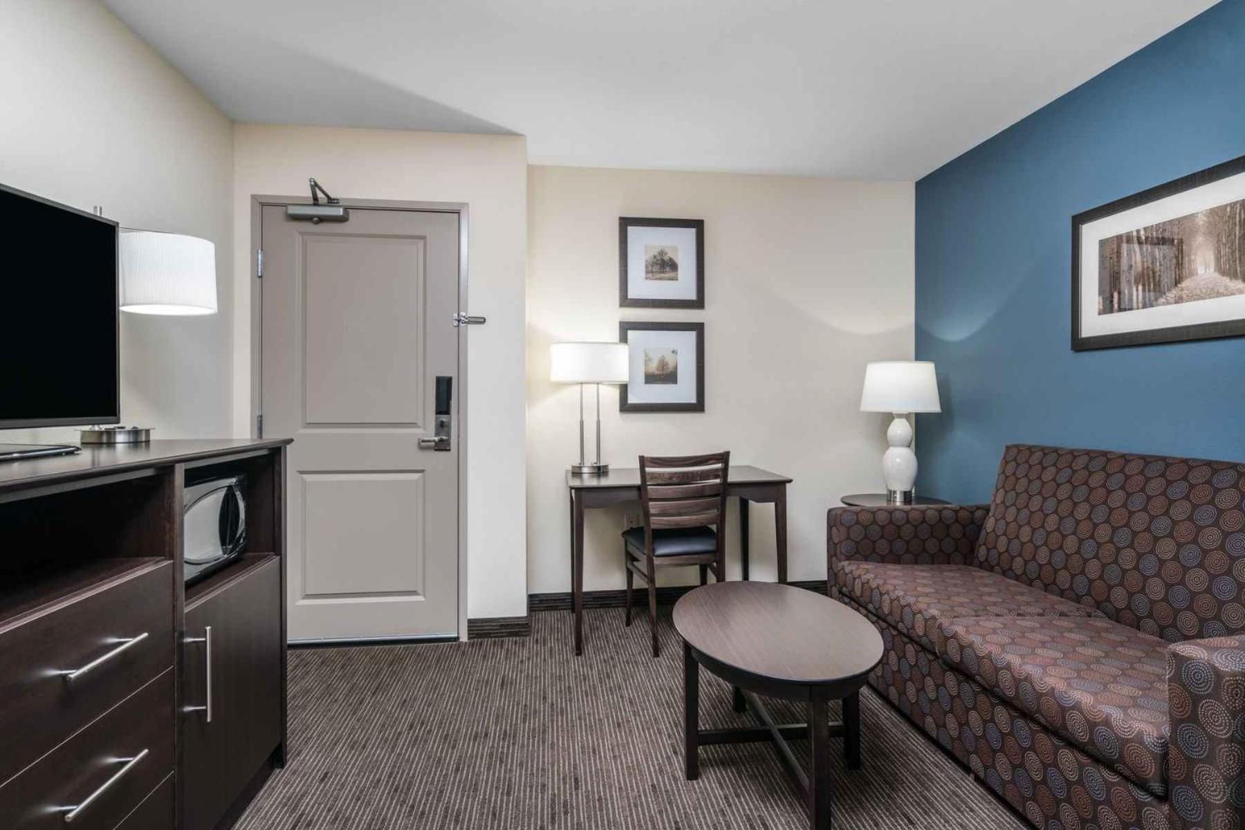 AmericInn by Wyndham Windom photo 12