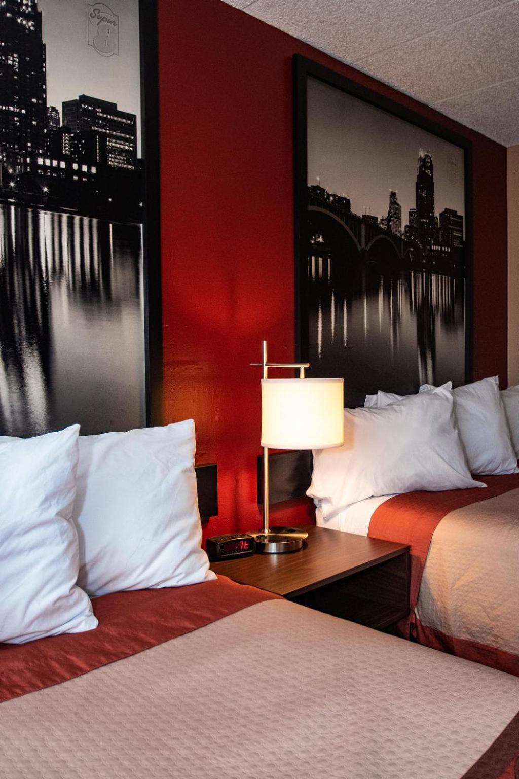 Super 8 by Wyndham Brooklyn Center/MPLS photo 23