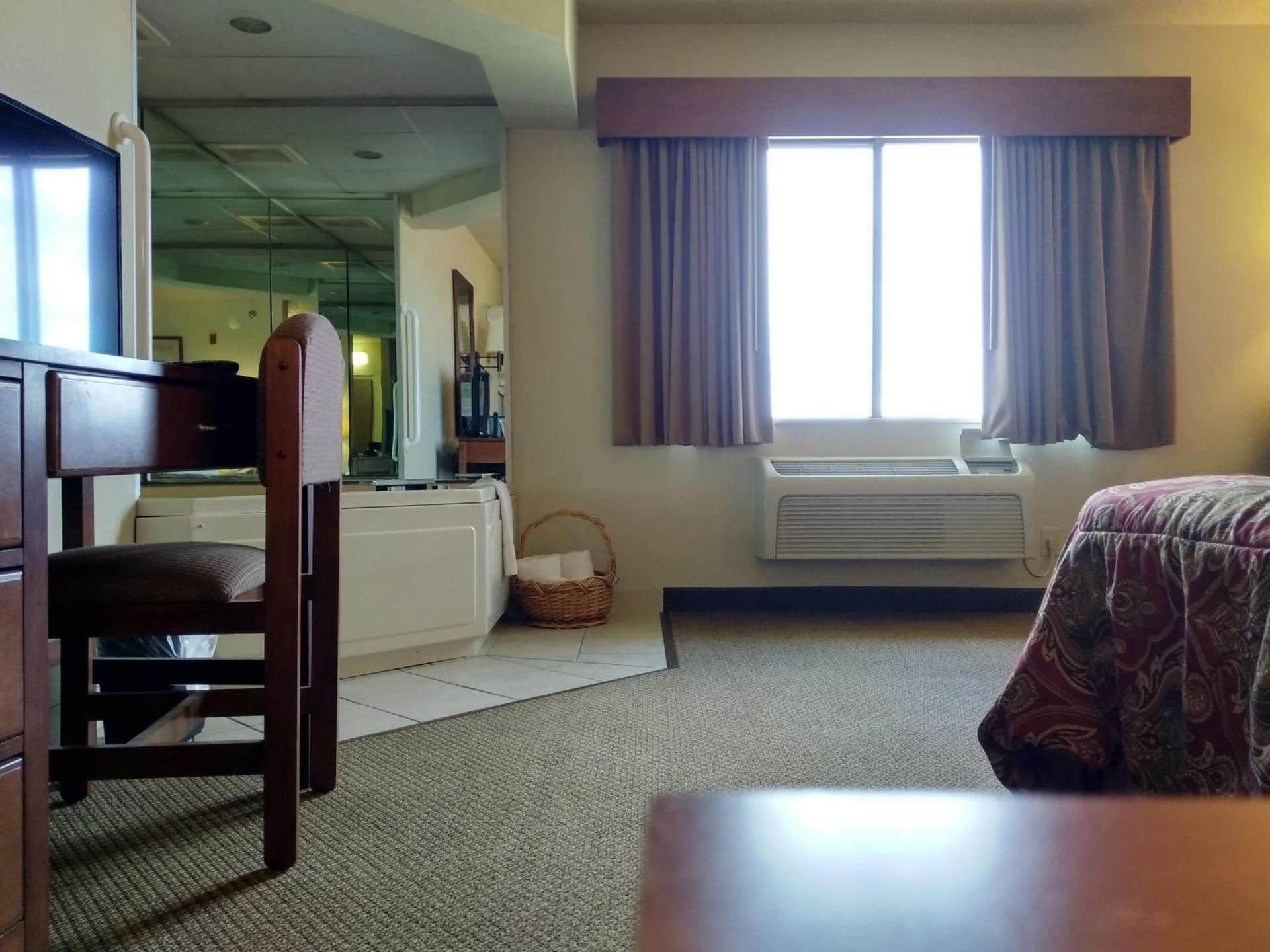 Madelia Hotel & Suites photo 51