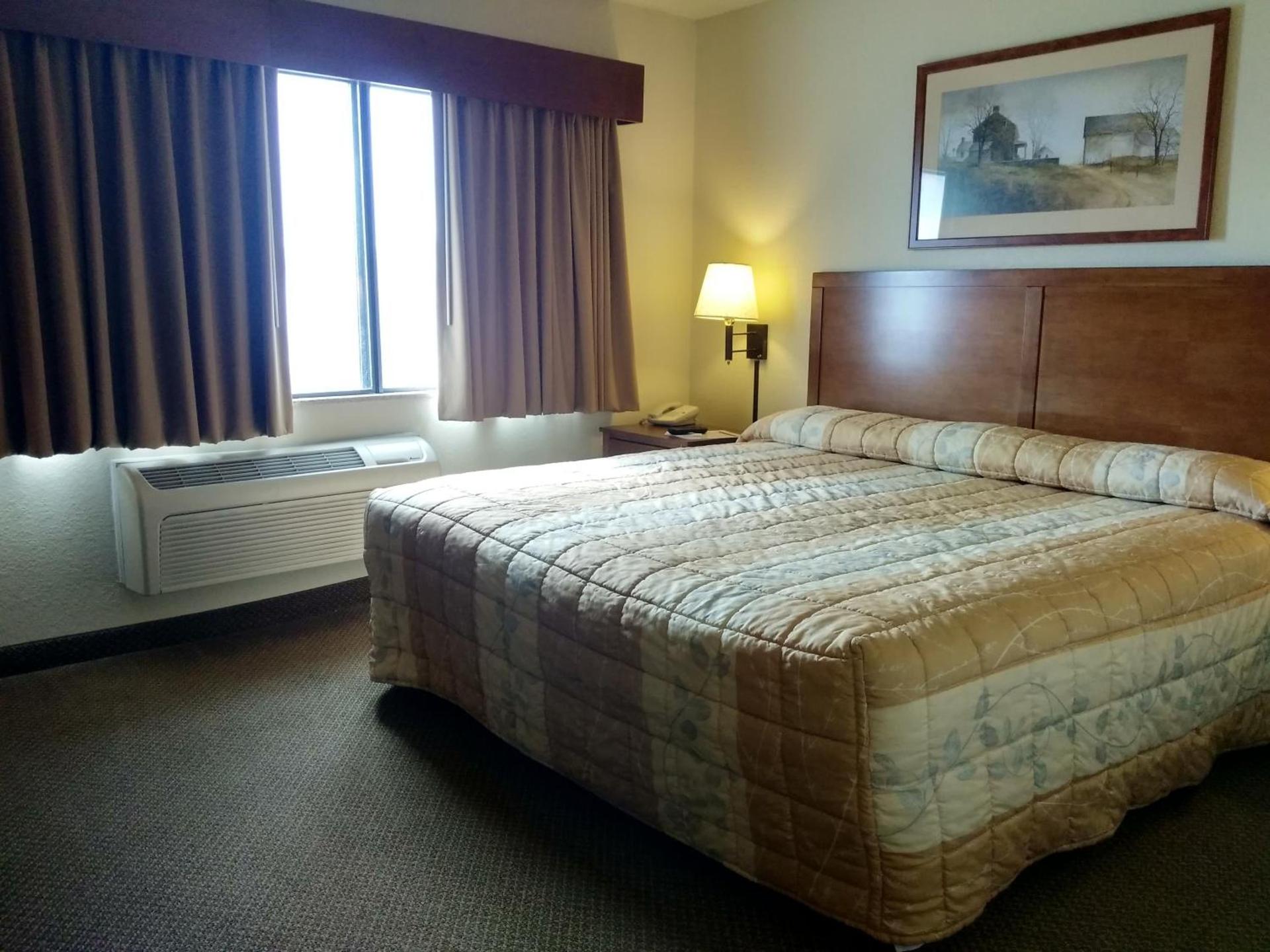 Madelia Hotel & Suites photo 55