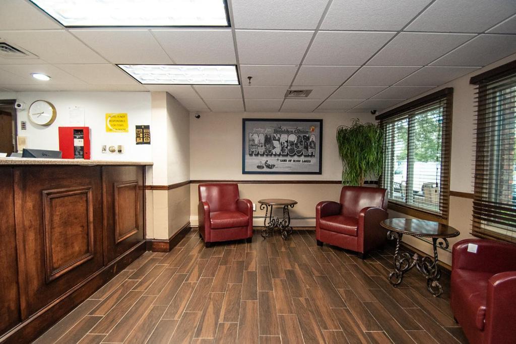 Super 8 by Wyndham Brooklyn Center/MPLS photo 20