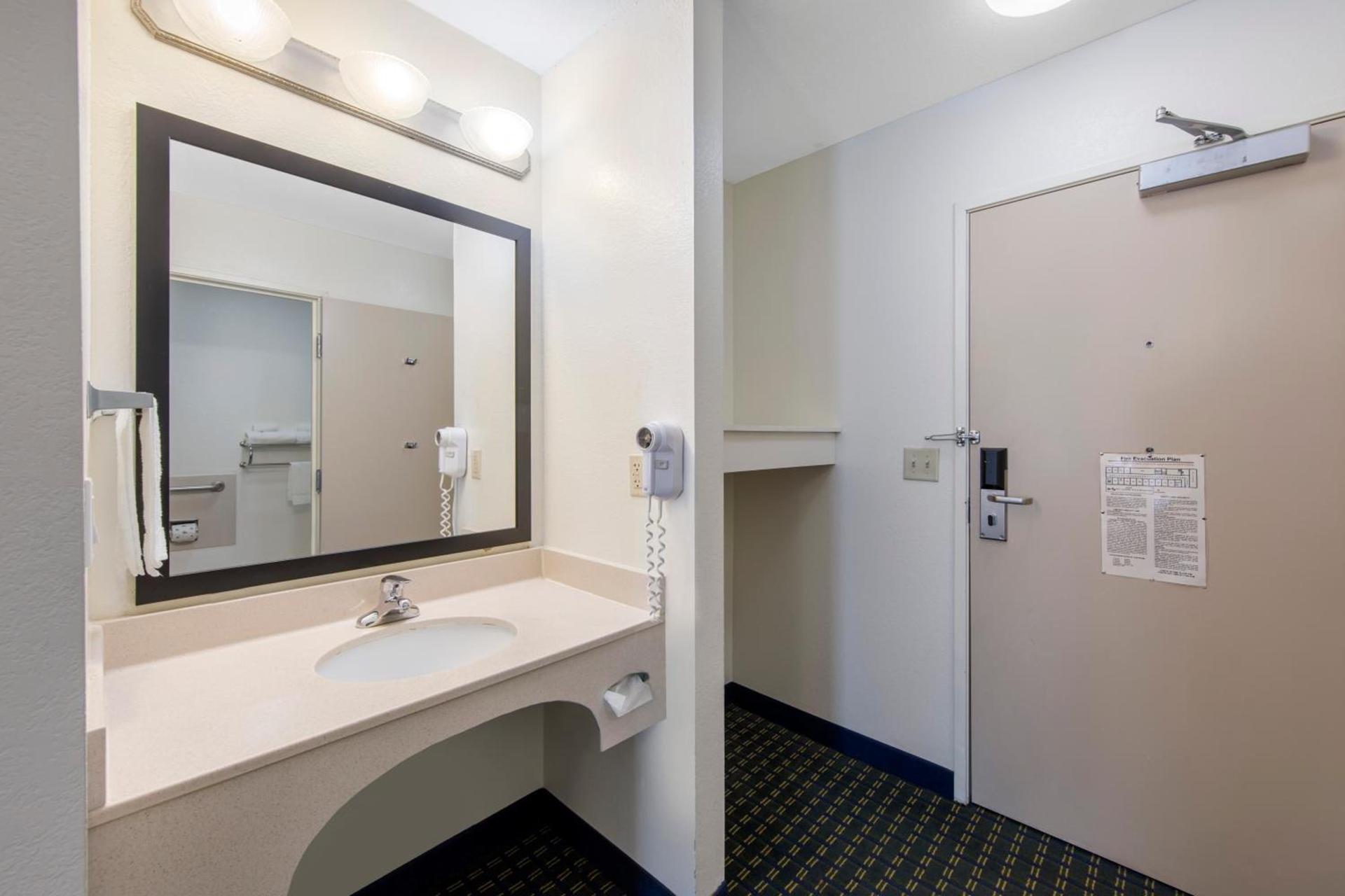 Quality Inn & Suites Clayton, NM photo 38