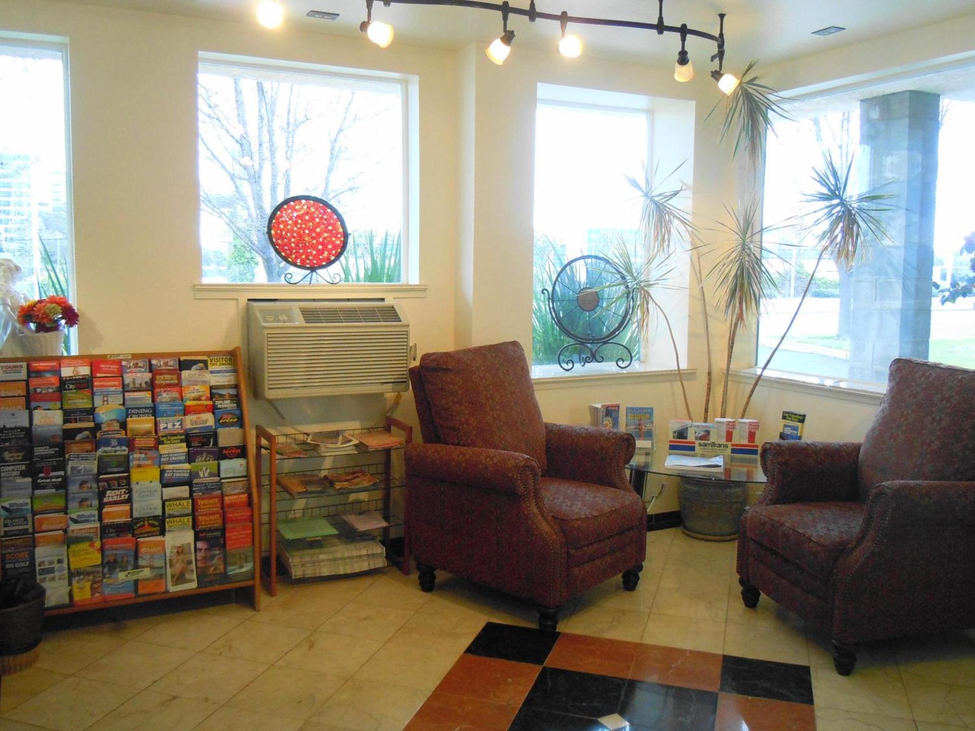 Airport Inn photo 65