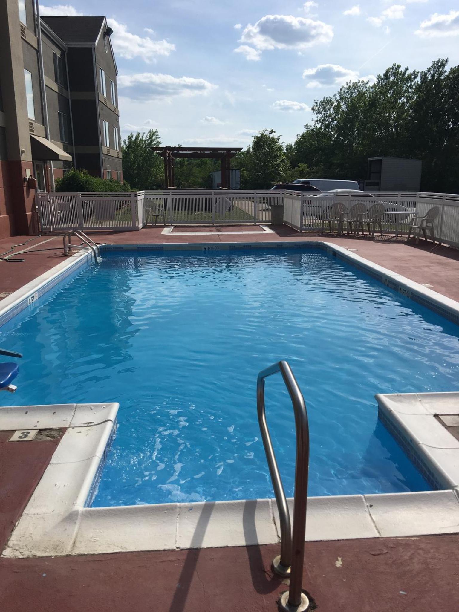 Budgetel Inns & Suites photo 5