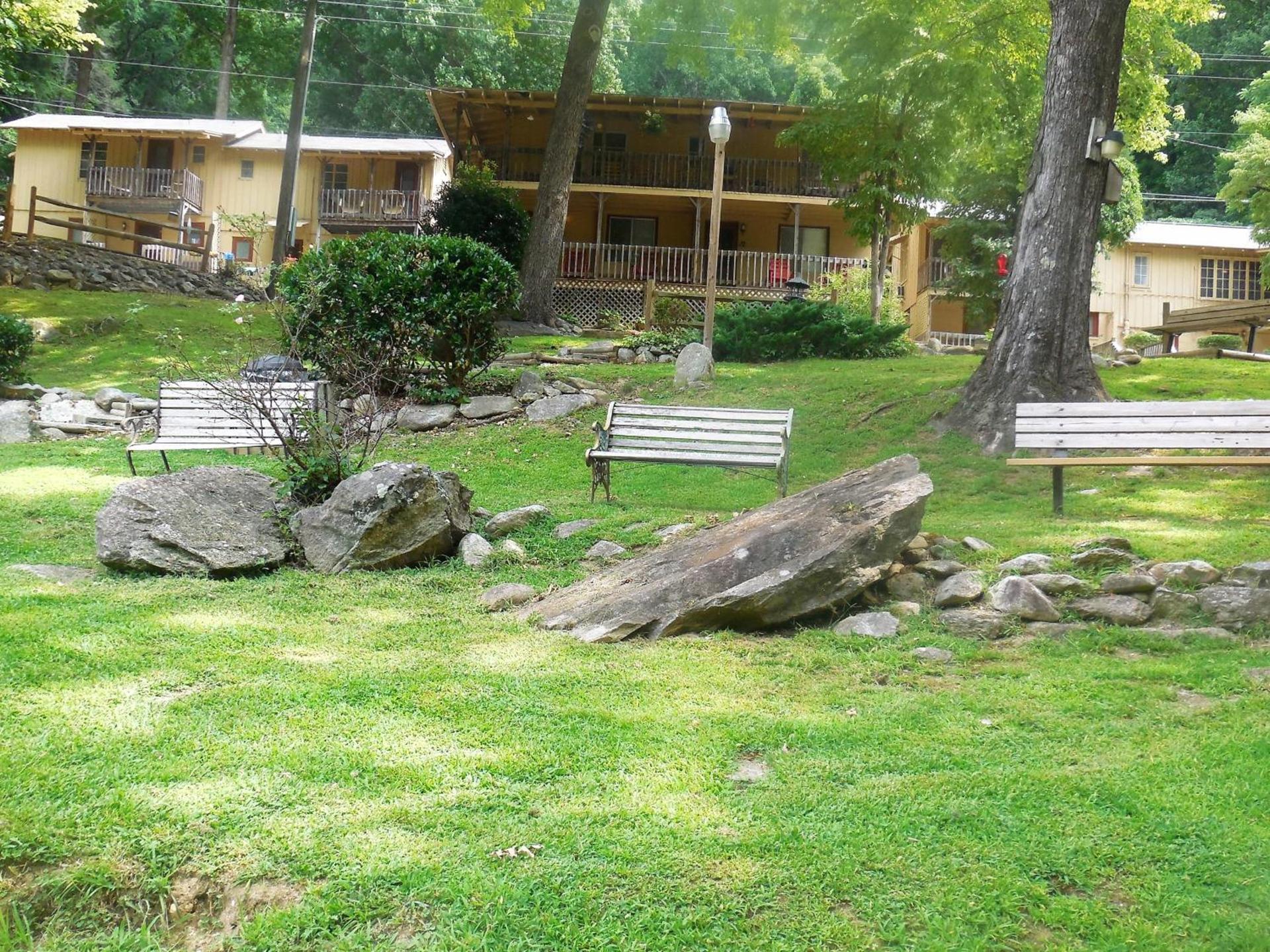 The Evening Shade River Lodge and Cabins photo 54