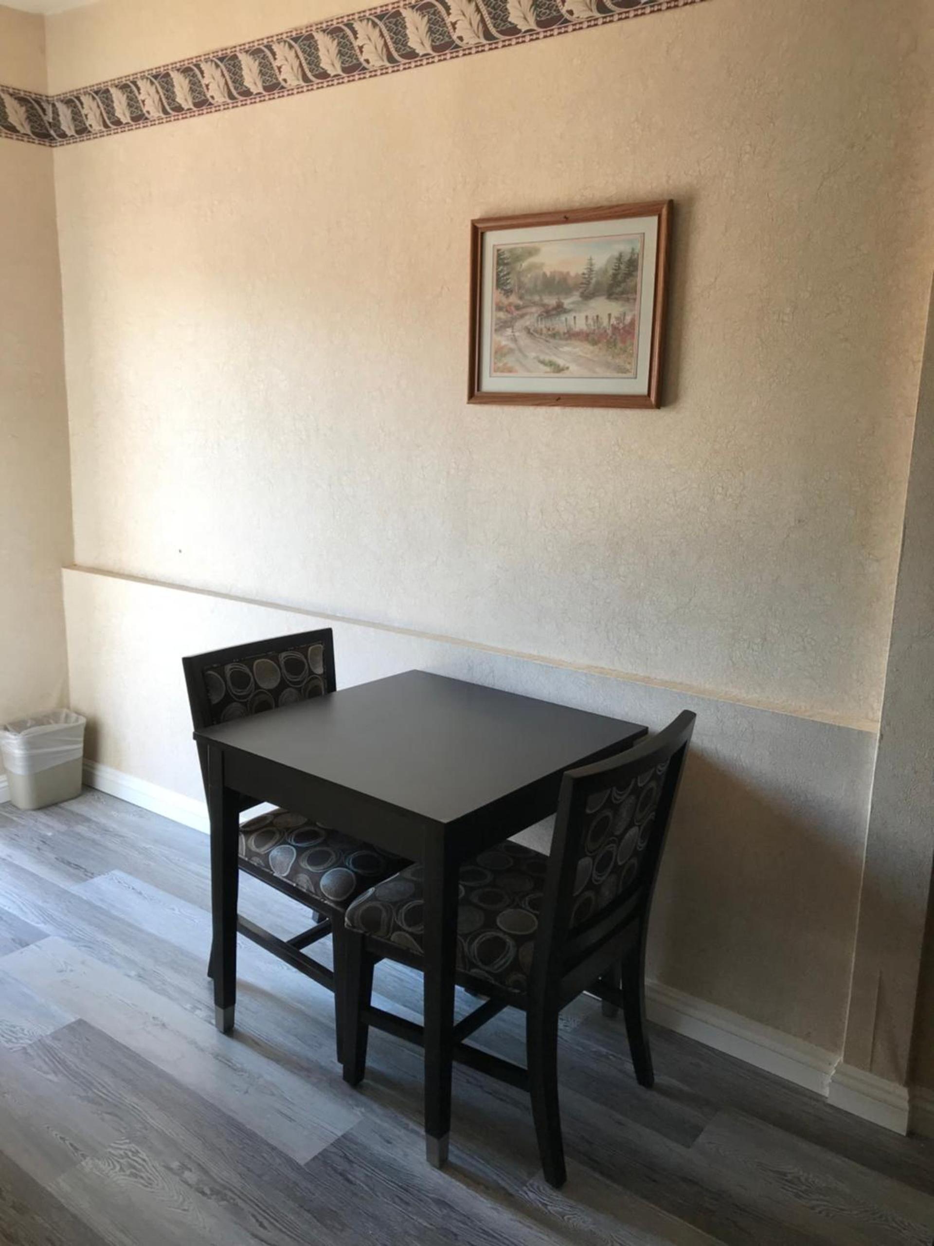 Manhattan Inn & Suites photo 29