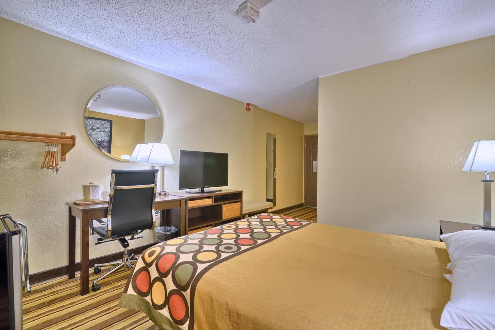 Super 8 by Wyndham Latham - Albany Airport photo 26