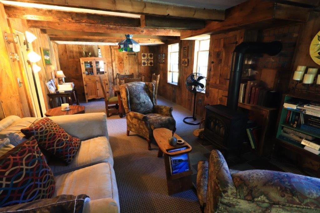 Follansbee Inn photo 92