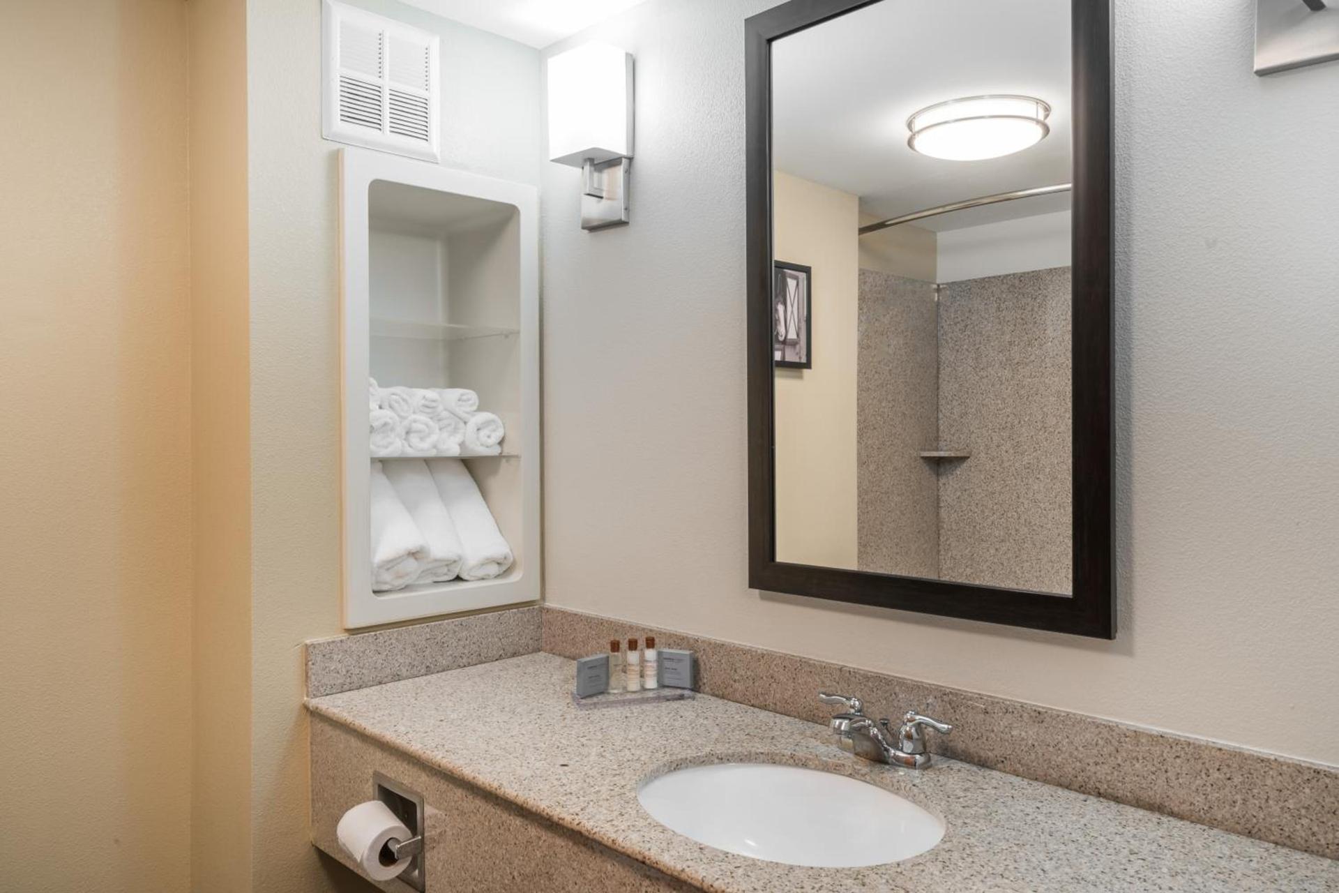 Wingate by Wyndham Bowling Green photo 37