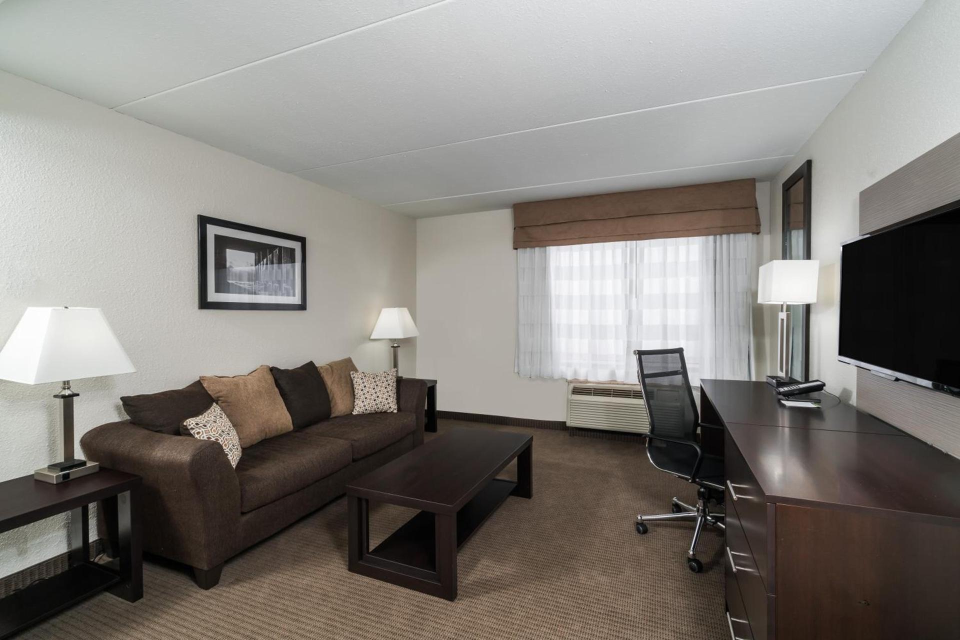 Wingate by Wyndham Bowling Green photo 35