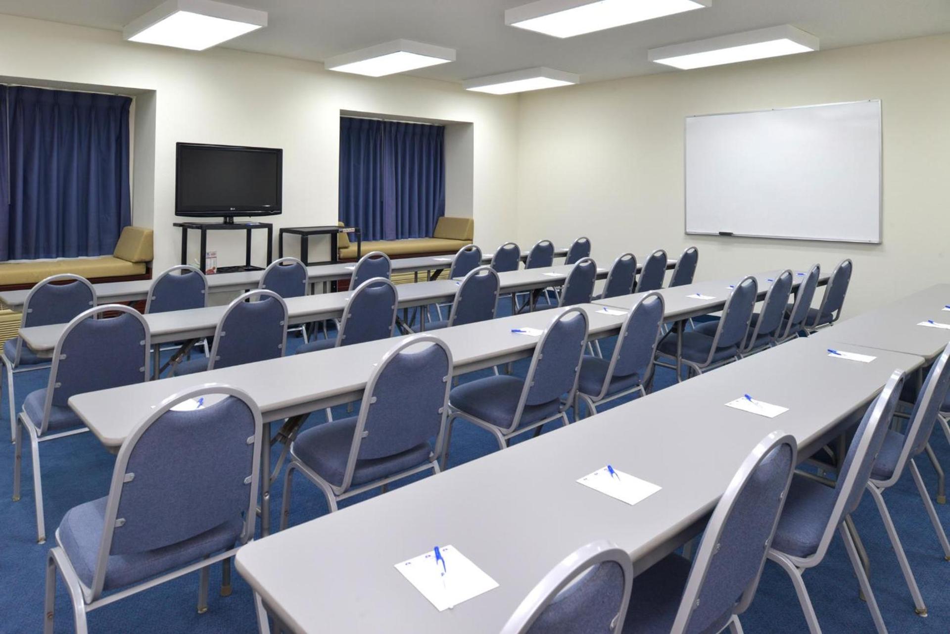 Americas Best Value Inn & Suites Maryville photo 22