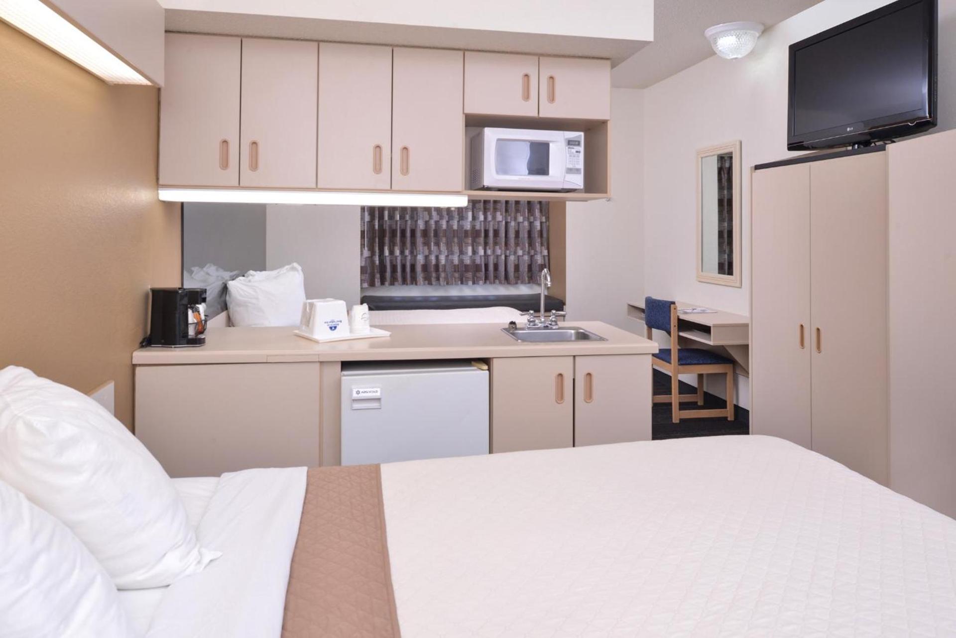 Americas Best Value Inn & Suites Maryville photo 28