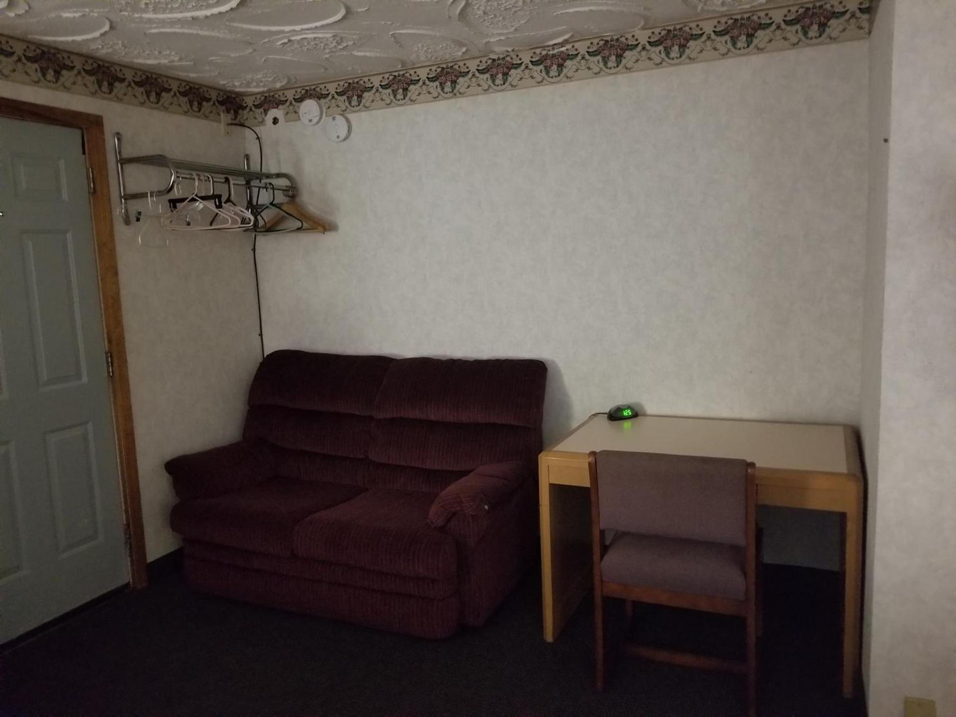 Budget Inn And Suites Eagan photo 26