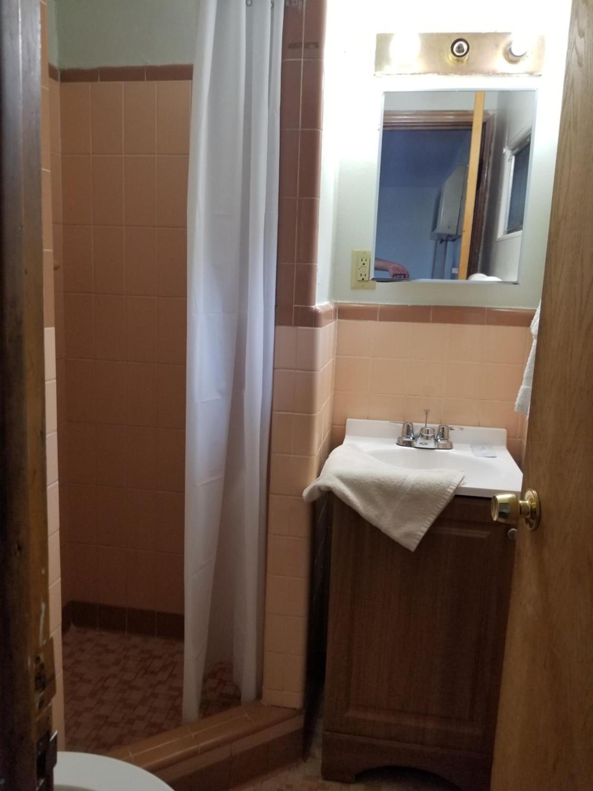 Budget Inn And Suites Eagan photo 25