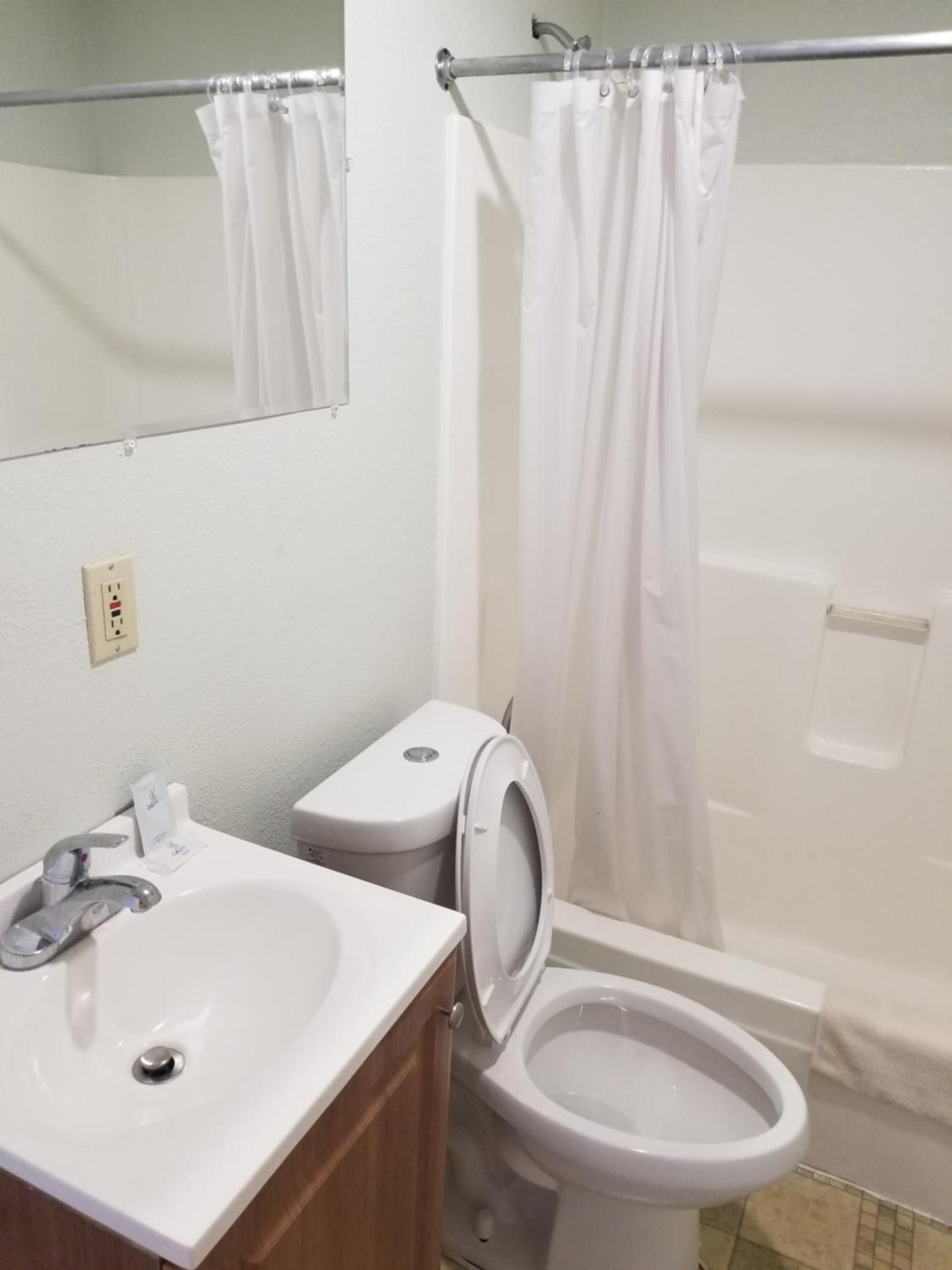 Budget Inn And Suites Eagan photo 20