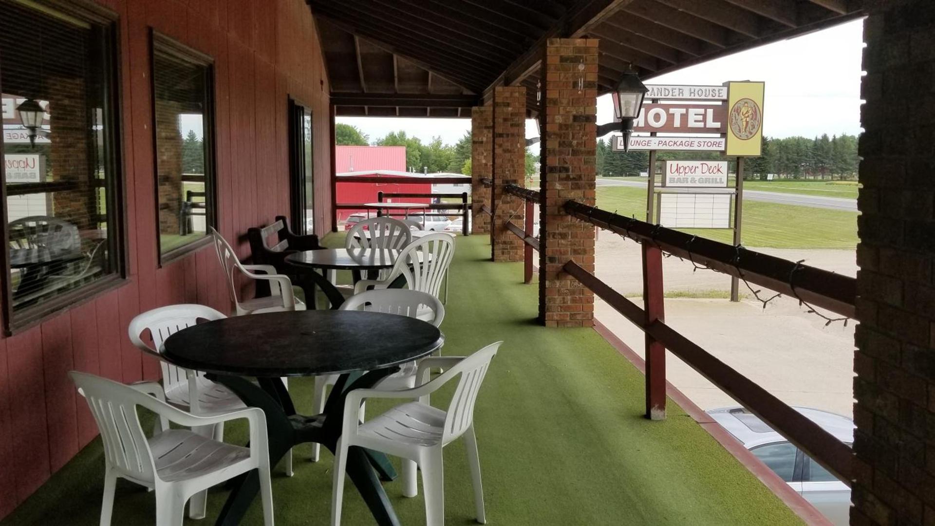 Alexander House Motel photo 1
