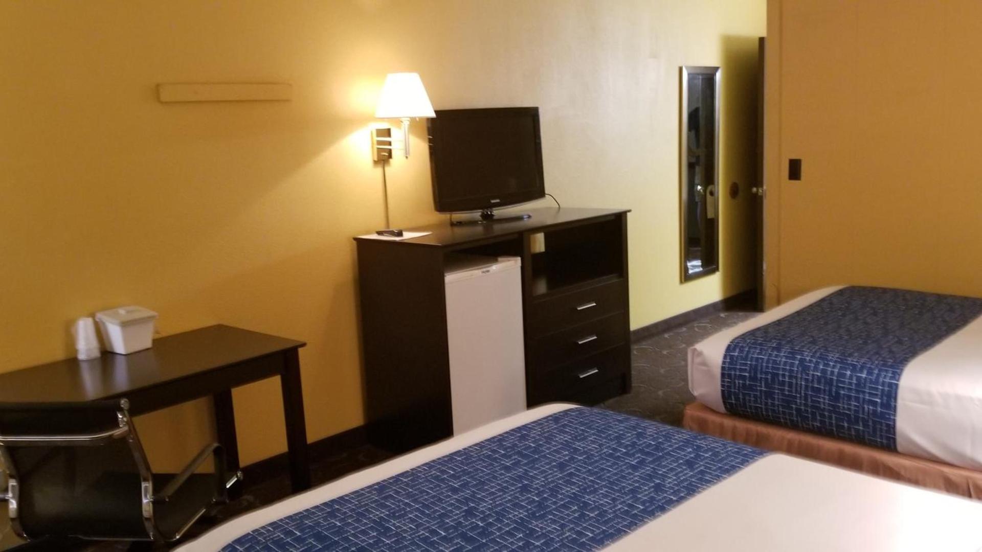 Alexander House Motel photo 12