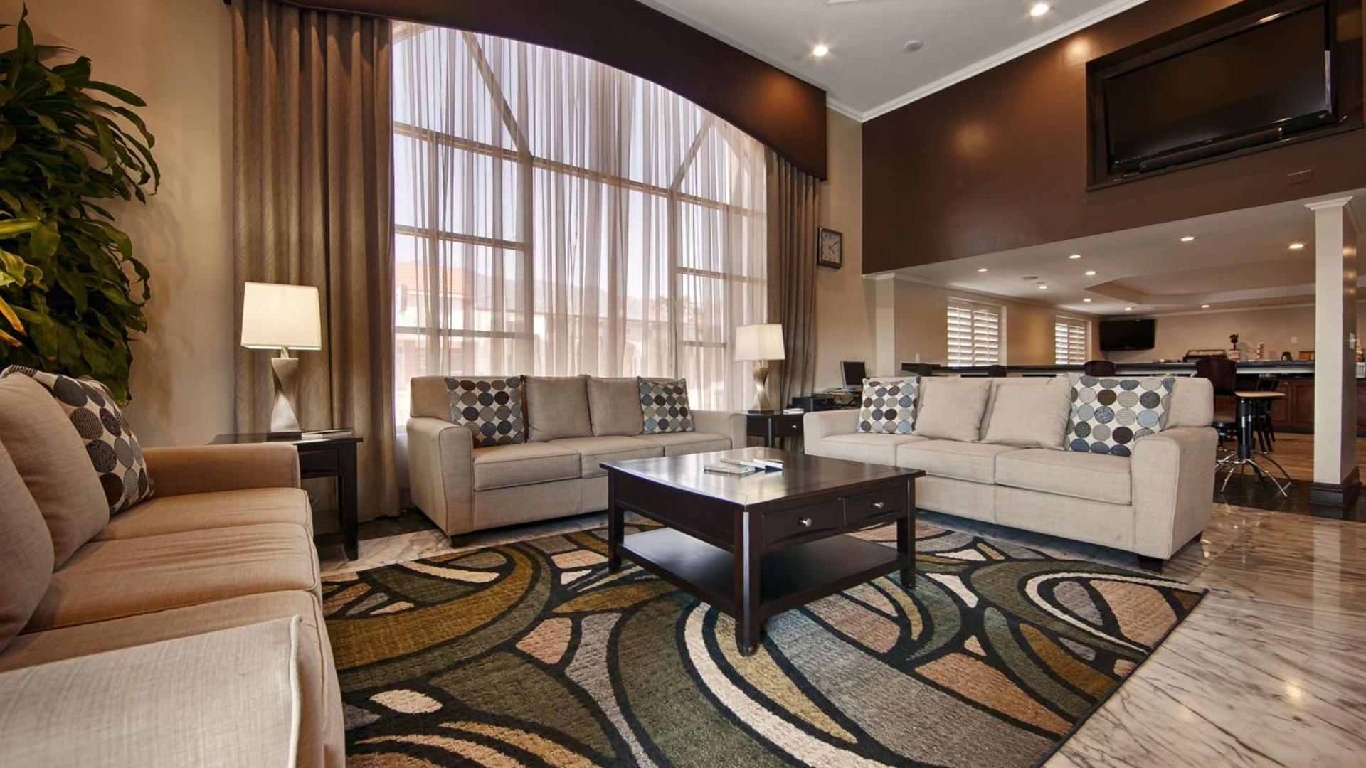 Best Western Pasadena Royale Inn & Suites photo 8