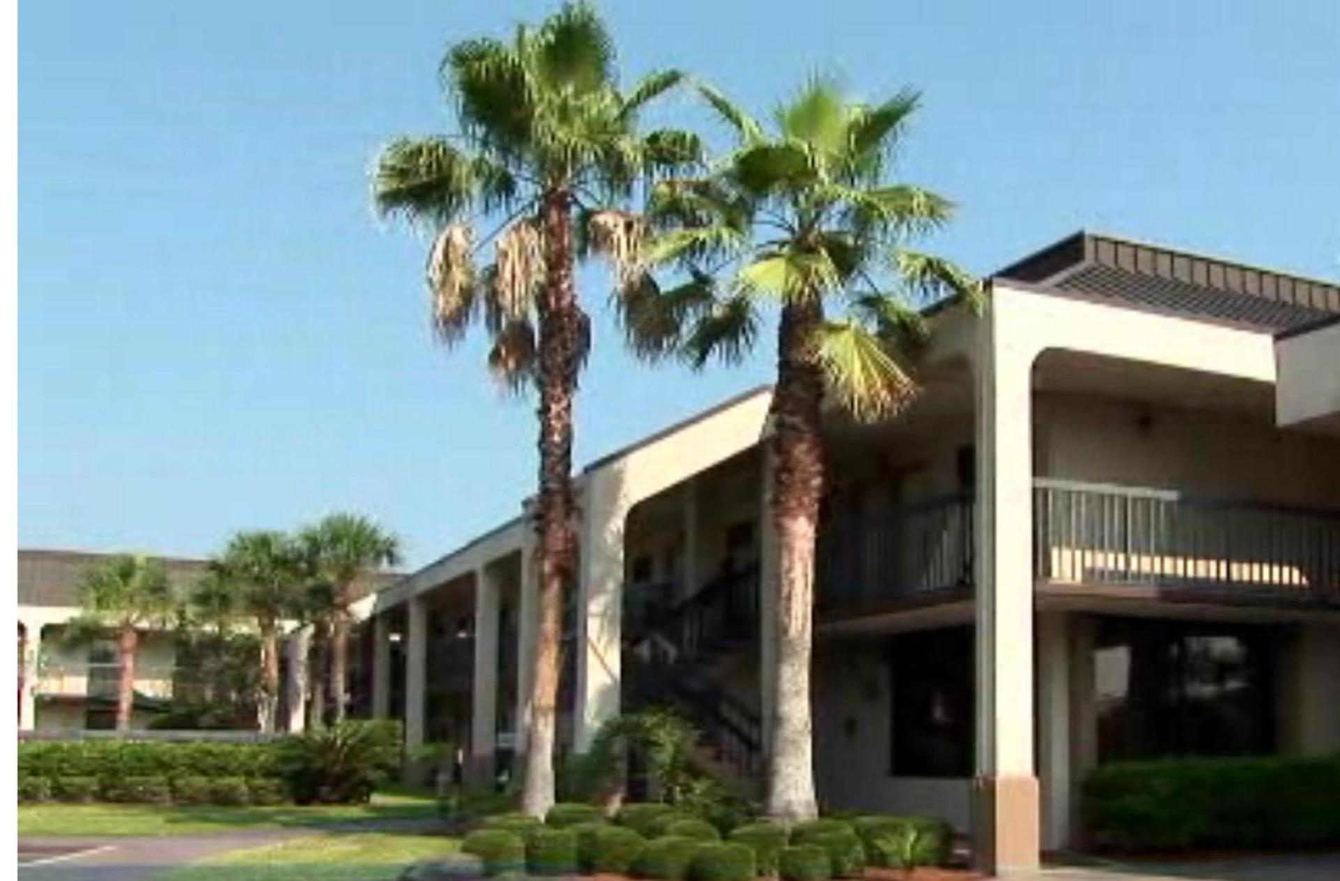Days Inn by Wyndham Jacksonville Airport photo 36