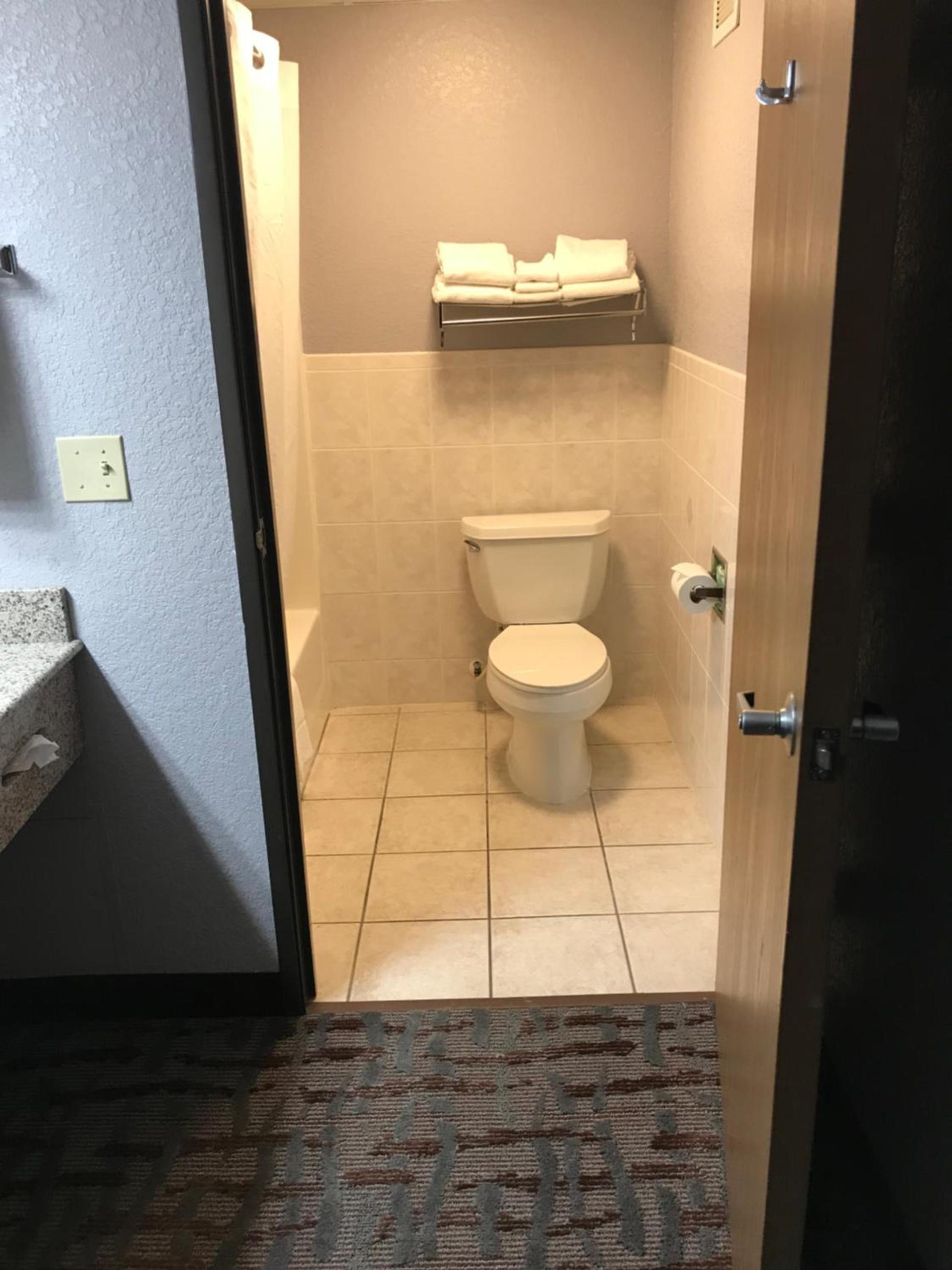 AmericInn by Wyndham Ankeny/Des Moines photo 39