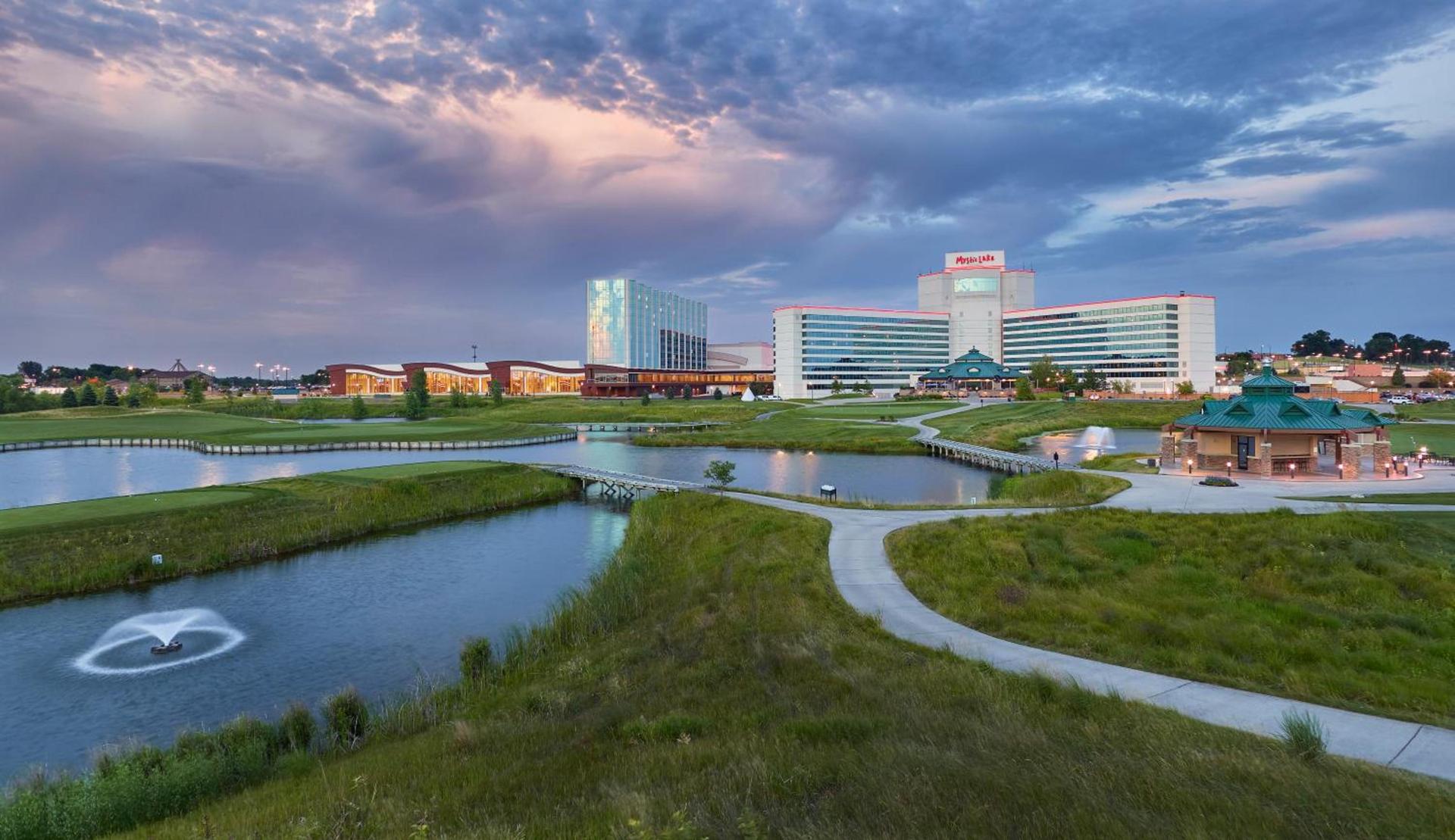 Mystic Lake Casino Hotel photo 1