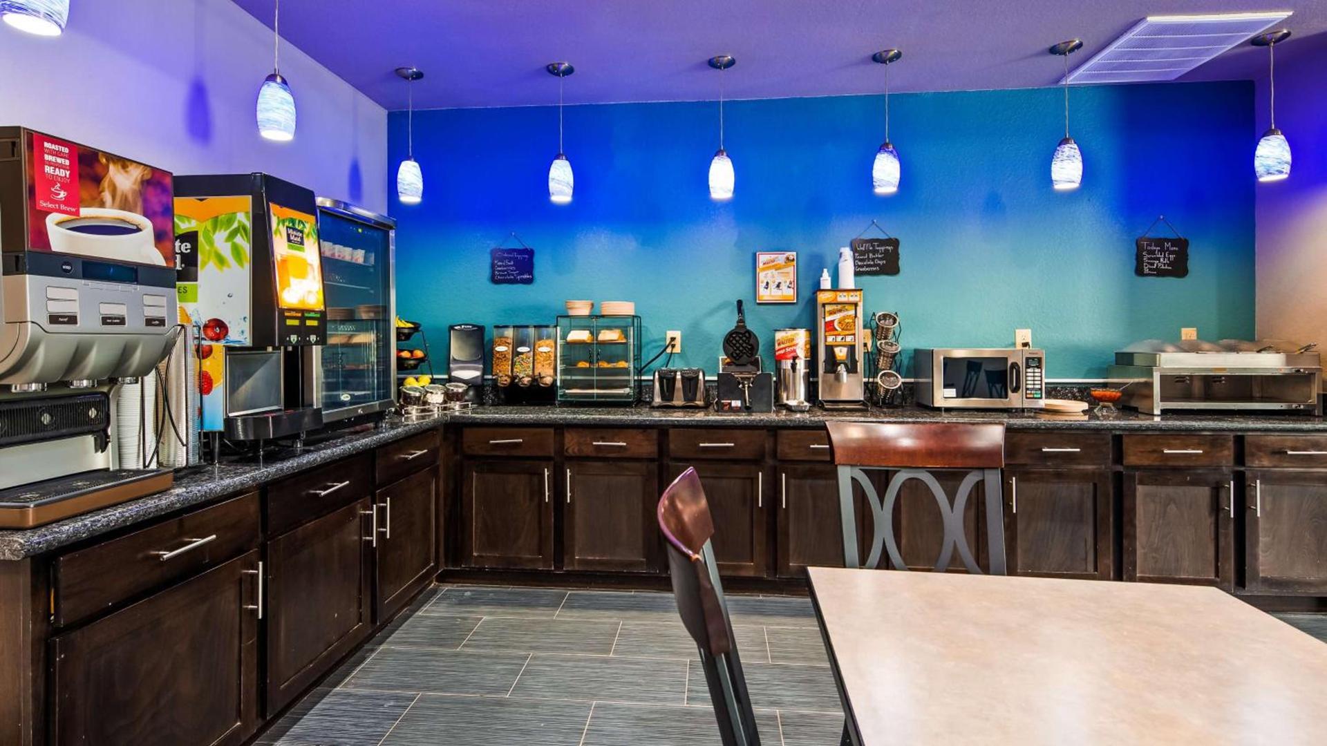 Best Western Plus Kenedy Inn photo 5