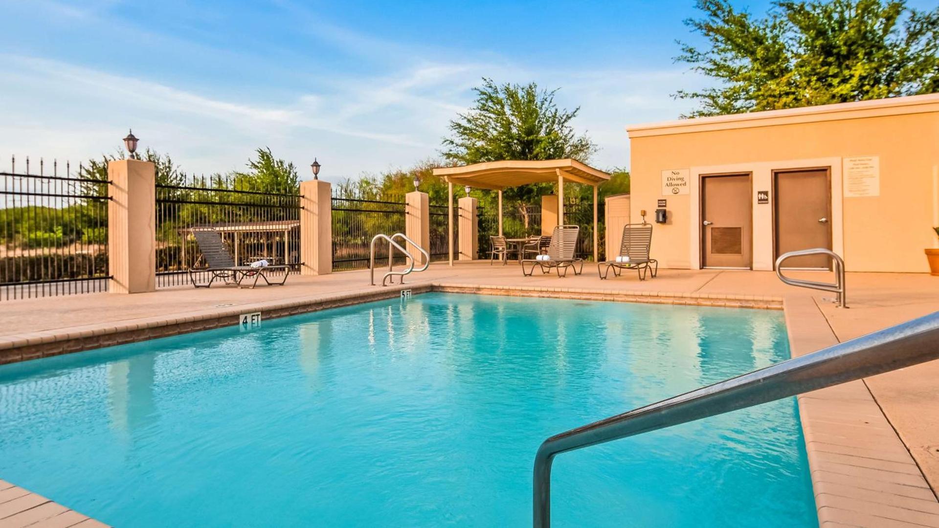 Best Western Plus Kenedy Inn photo 15