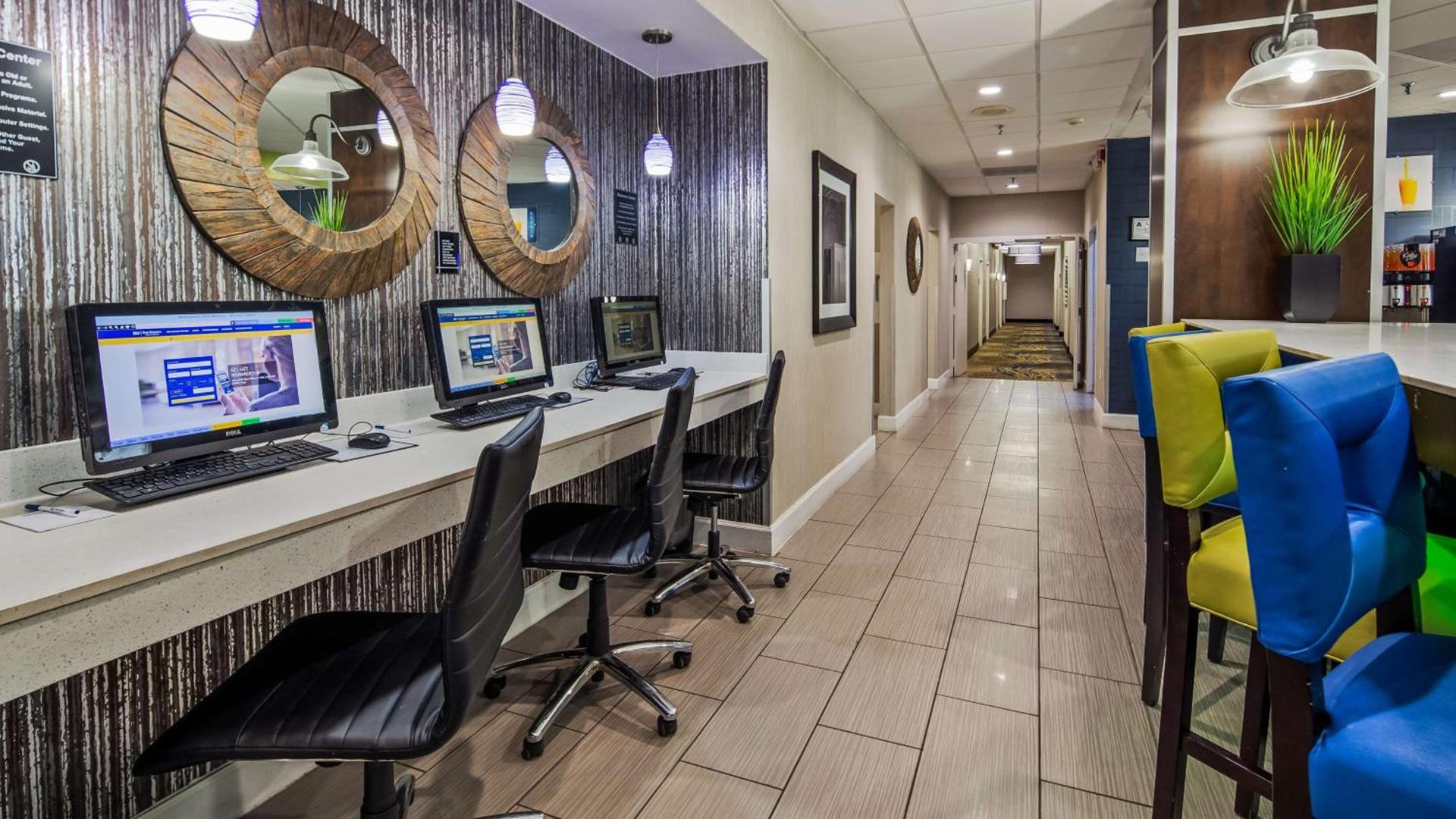 Best Western Plus Hanes Mall photo 16