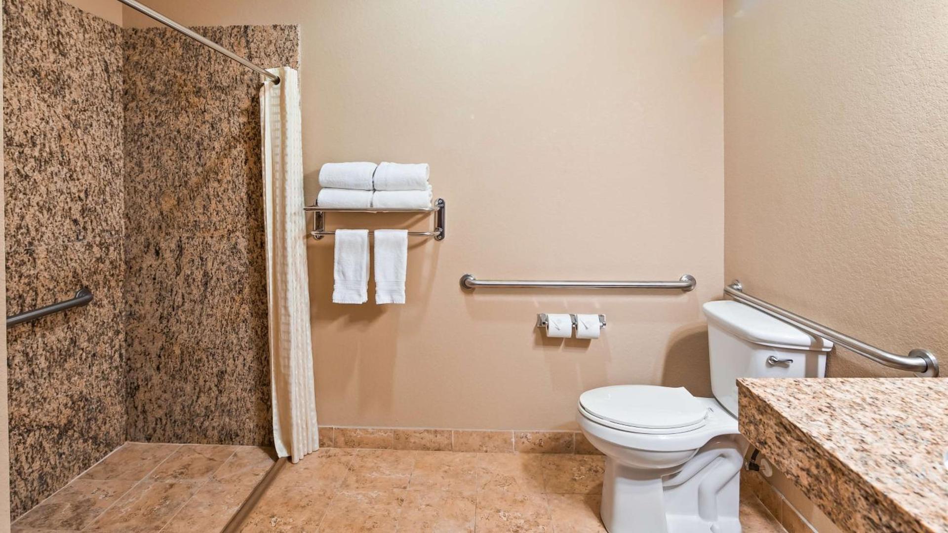 Best Western Plus Kenedy Inn photo 11