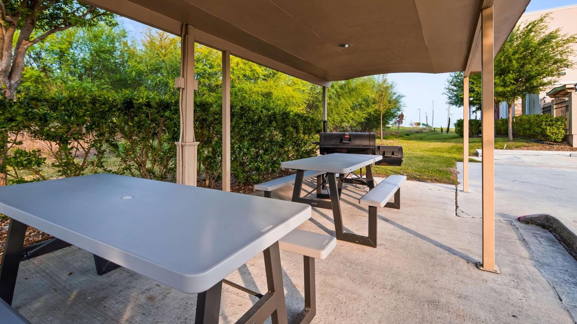 Best Western Plus Kenedy Inn photo 4