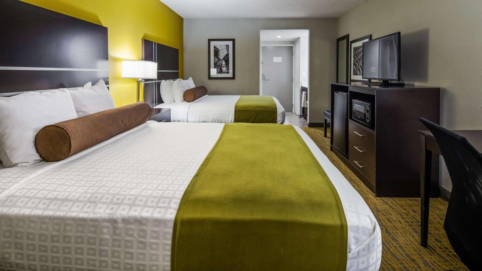 Best Western Plus Hanes Mall photo 10