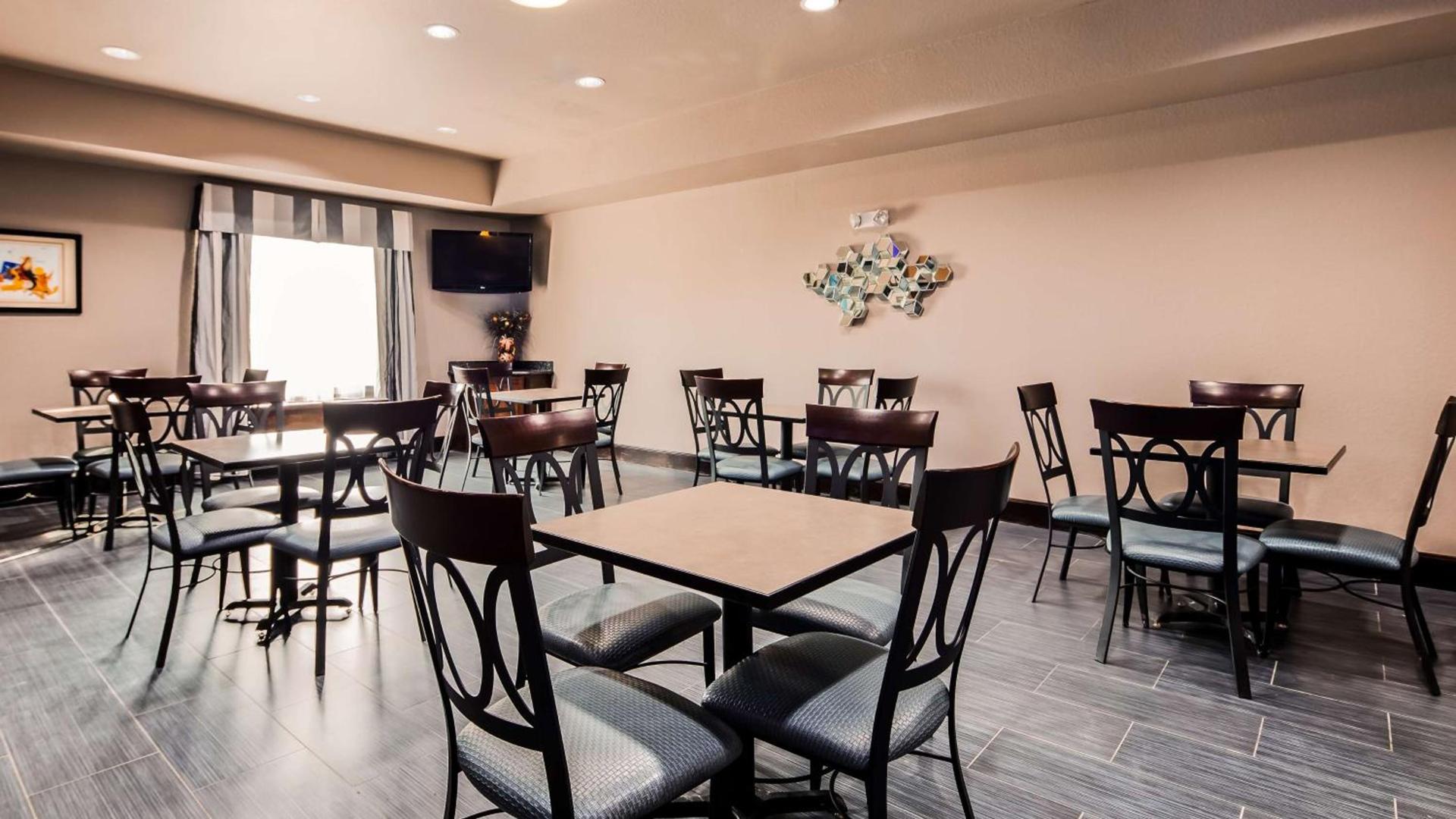 Best Western Plus Kenedy Inn photo 8