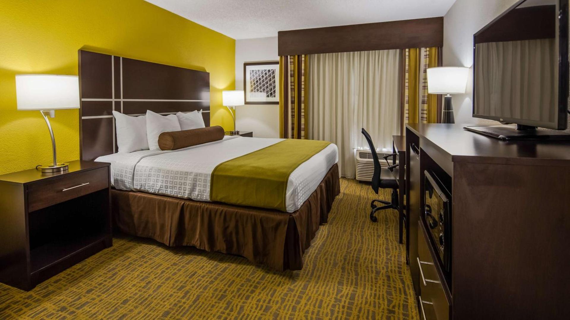 Best Western Plus Hanes Mall photo 4