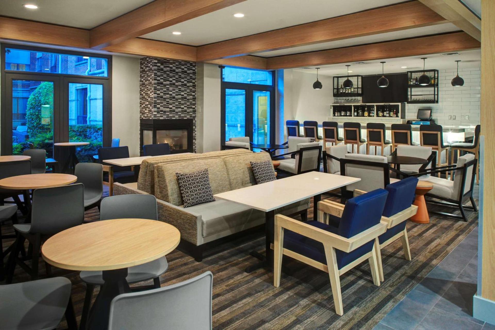 Hyatt House Dallas Lincoln Park photo 2