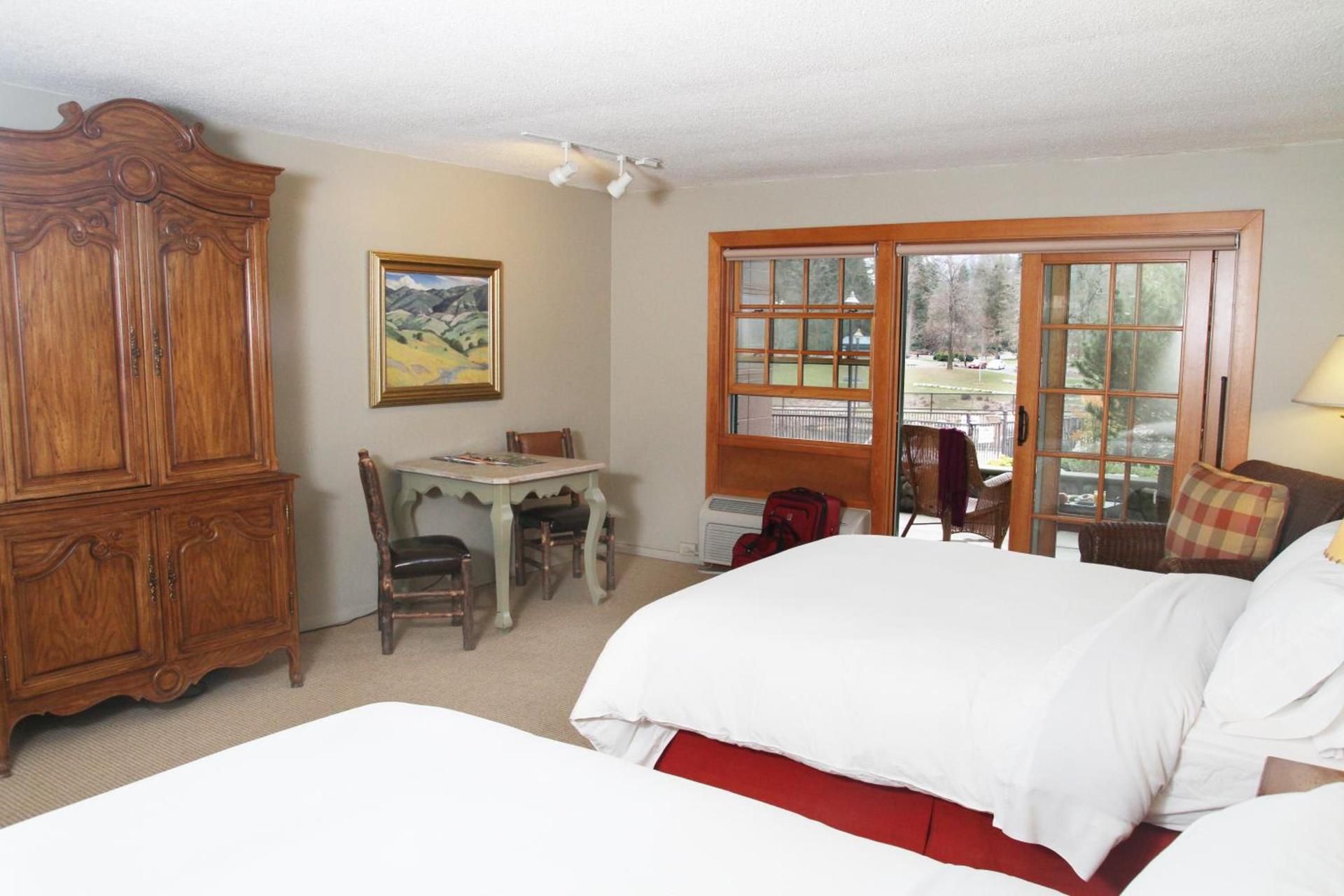 The Lodge at Riverside photo 10
